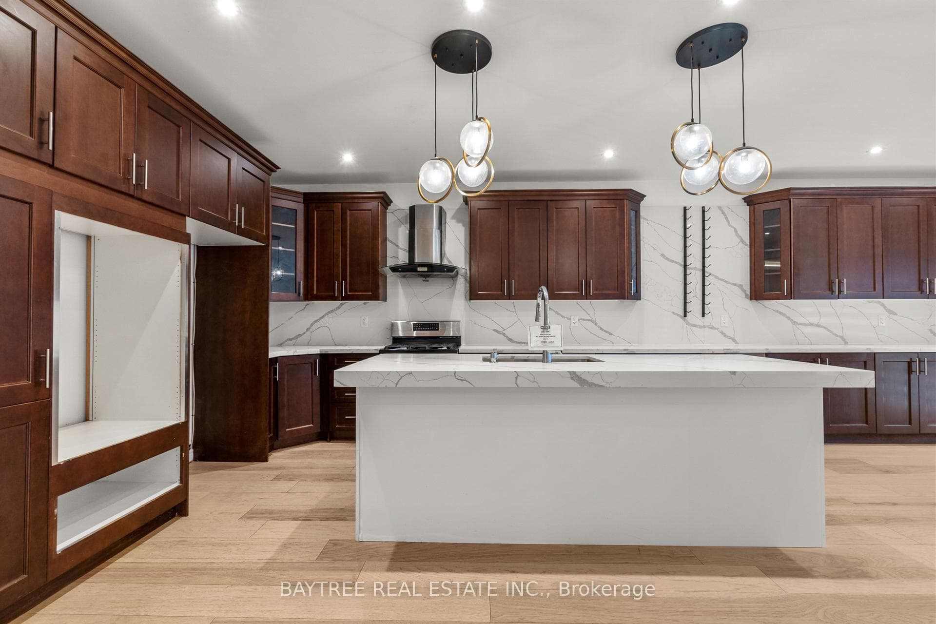 162 Bathurst Glen Drive photo 6