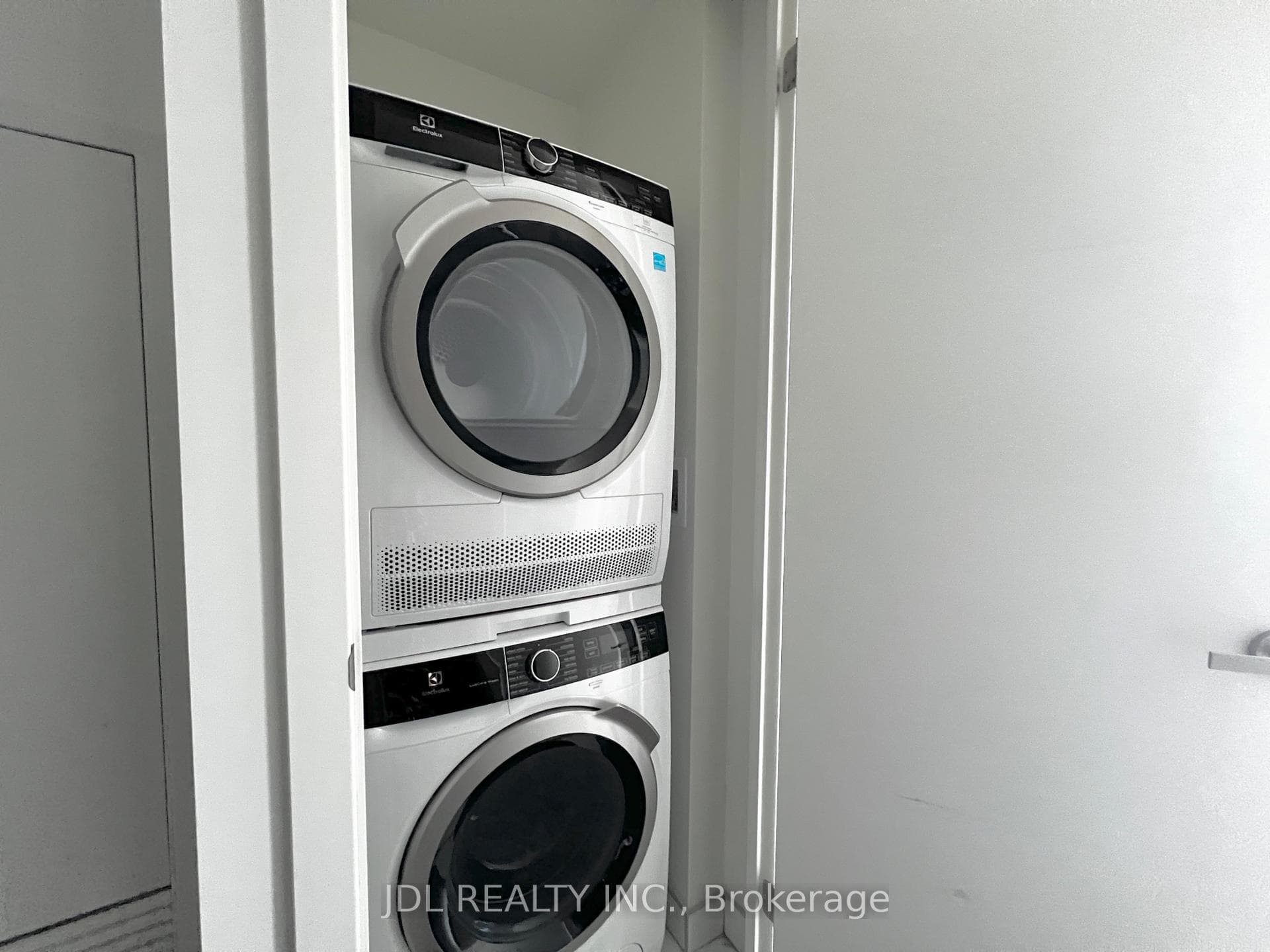 55 Cooper Street Unit 2605 photo 9