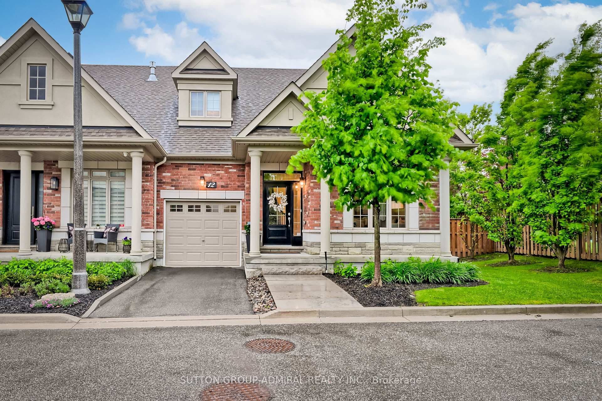 12 Petersen Place photo 2