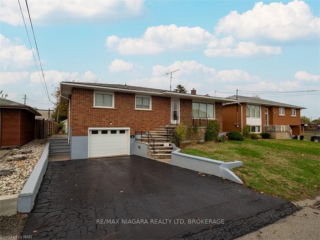 14 BROCK Street photo 1