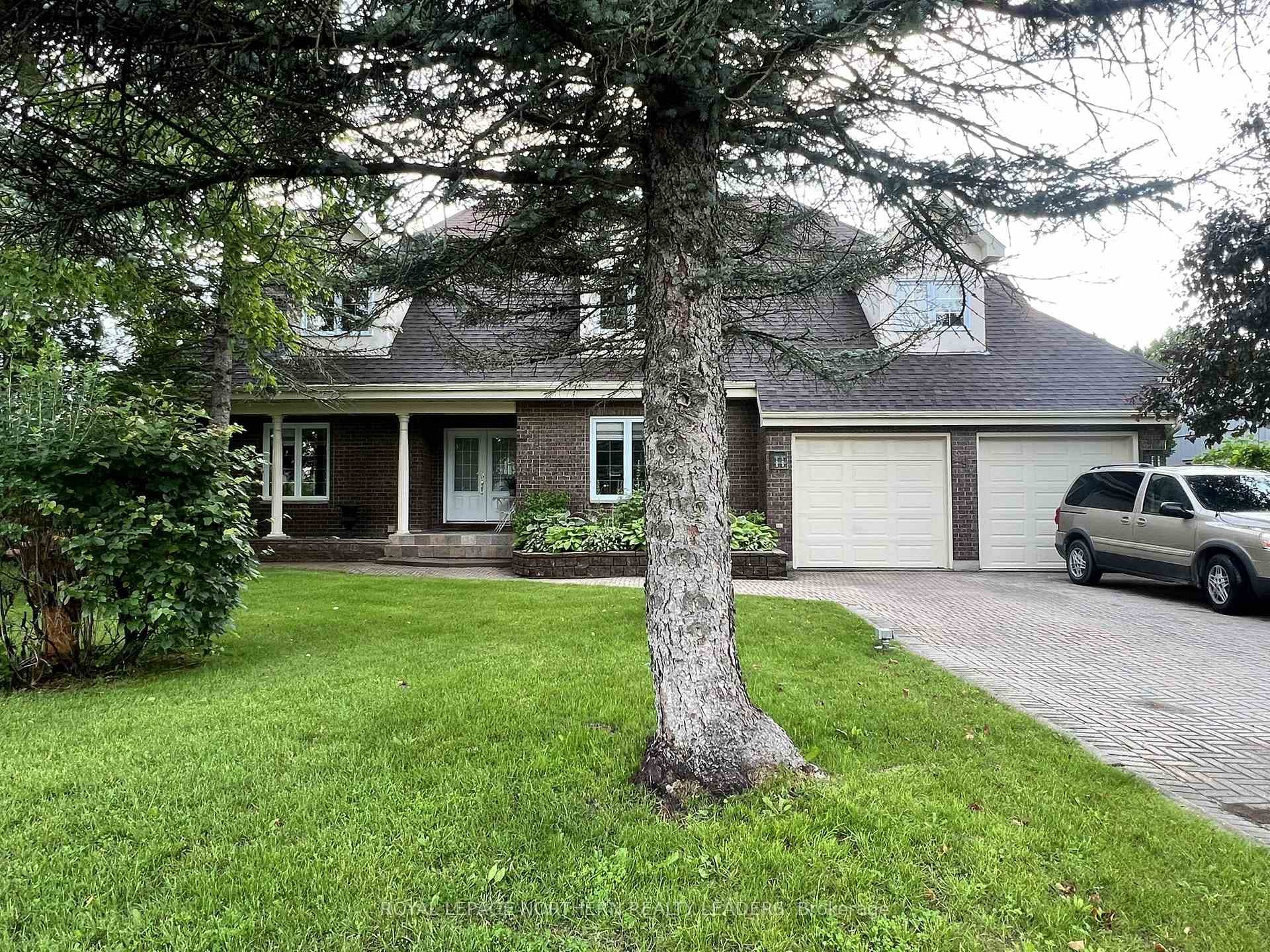 297 Cameron Street photo 1