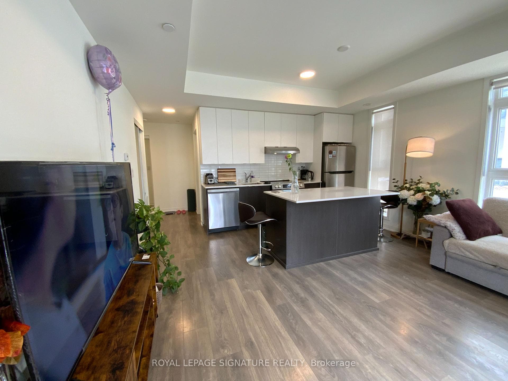 Bright and spacious living room