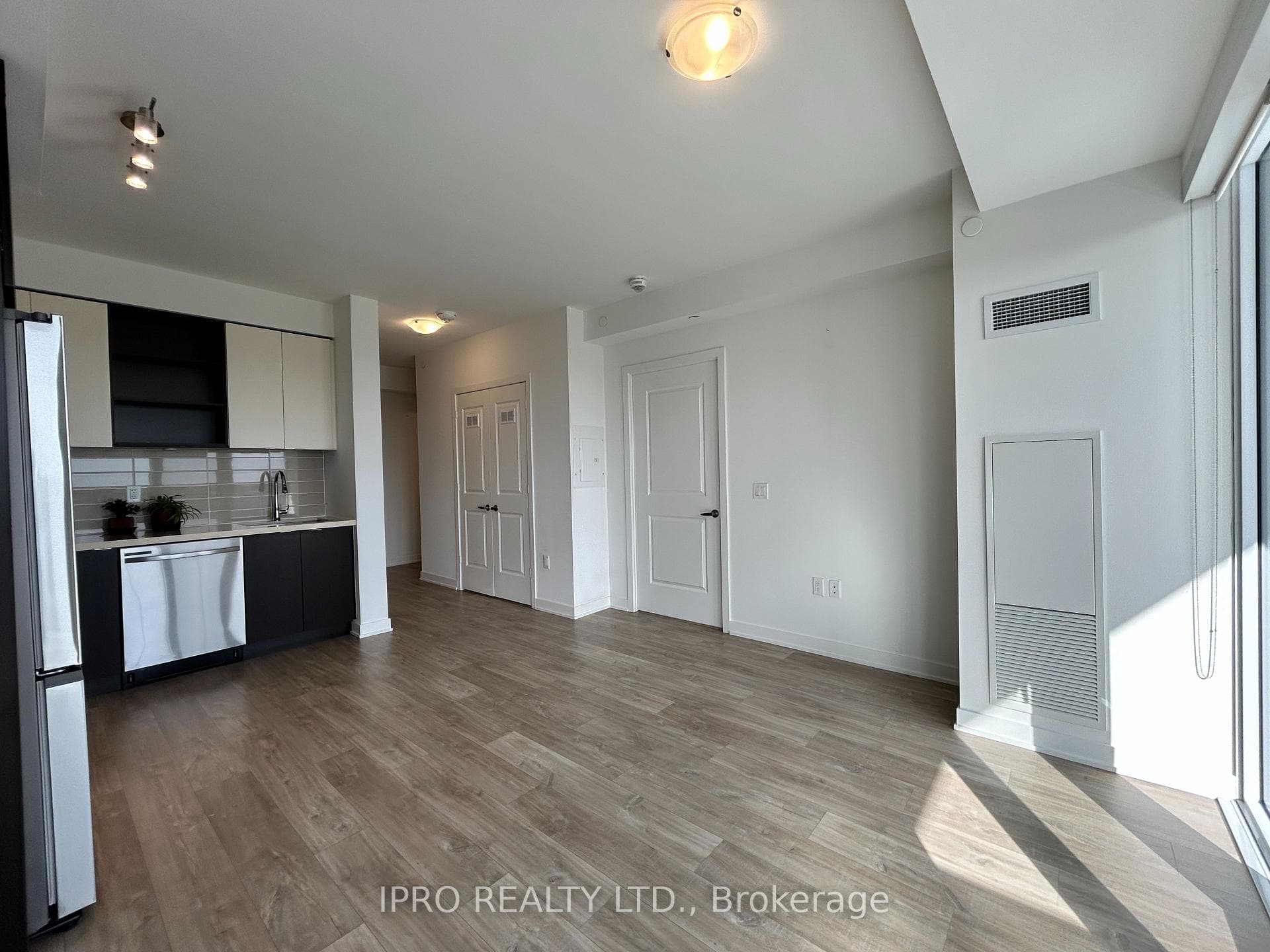 4655 Metcalfe Avenue Unit 1408B photo 7