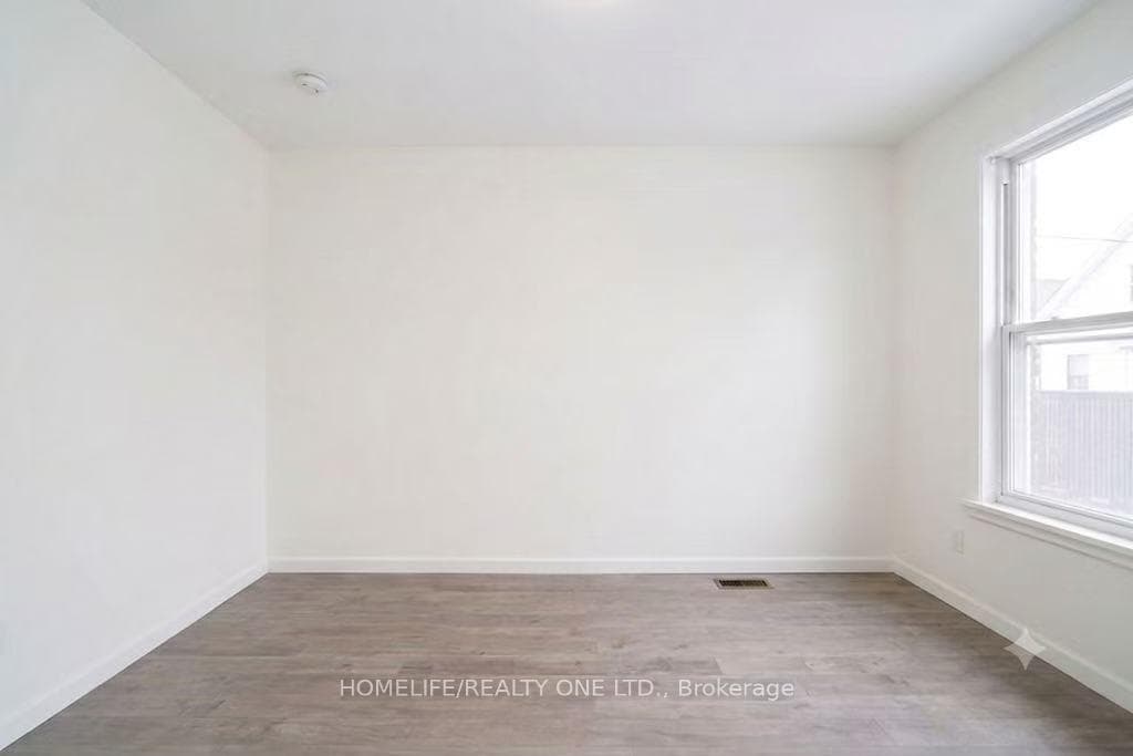 104 Benson Avenue photo 17