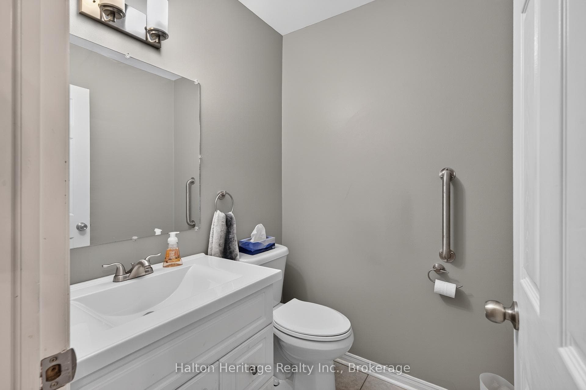 400 Eaglewood Drive photo 10