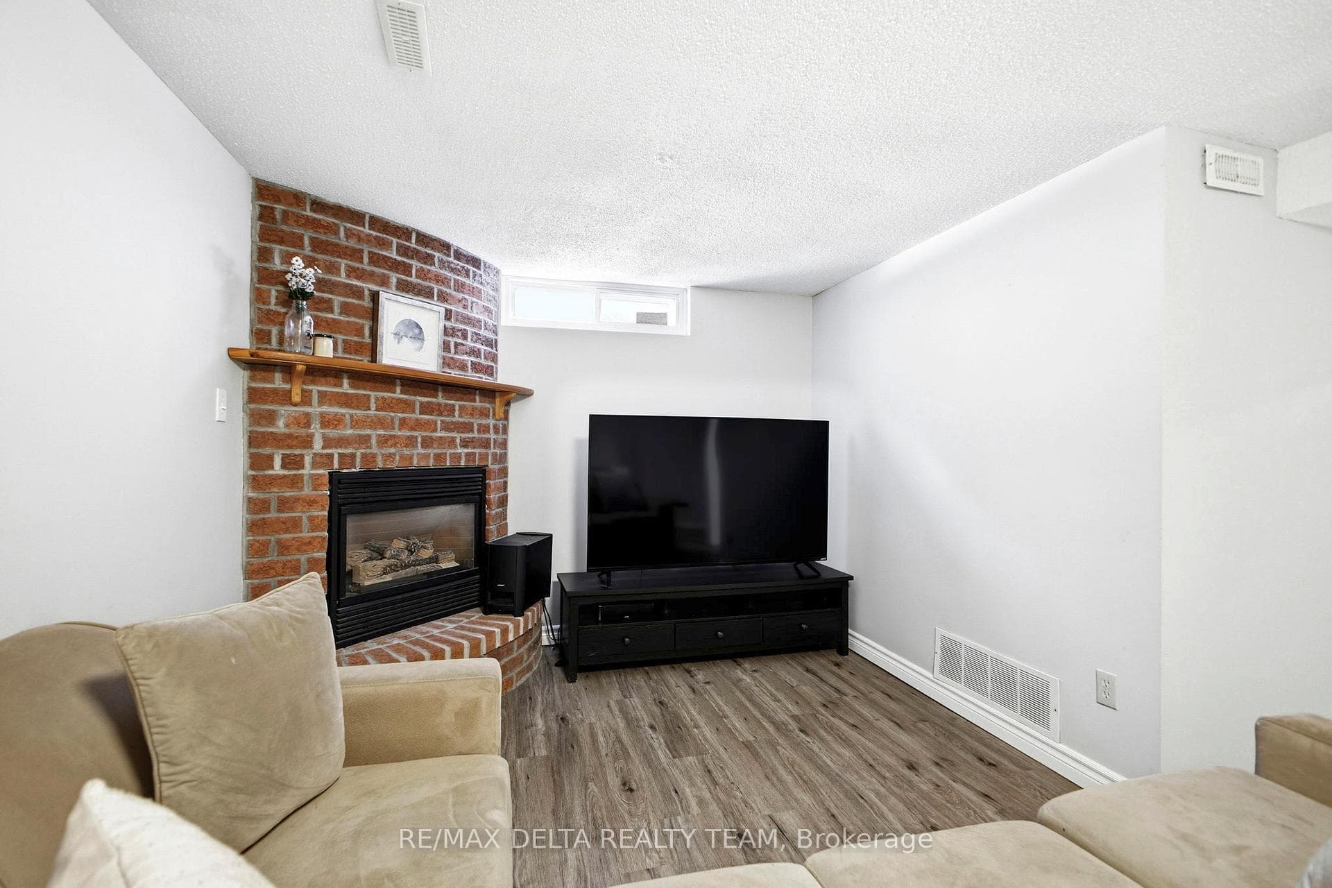 609 Wilkie Drive photo 24