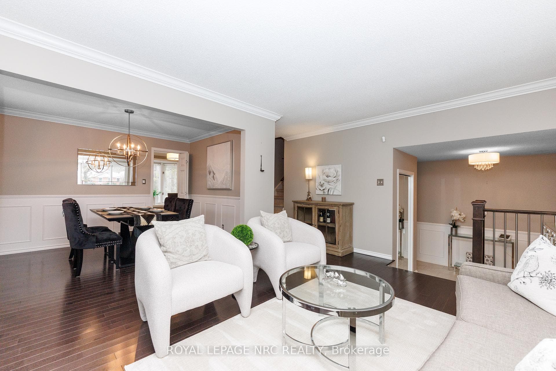 28 Spruceside Crescent photo 6