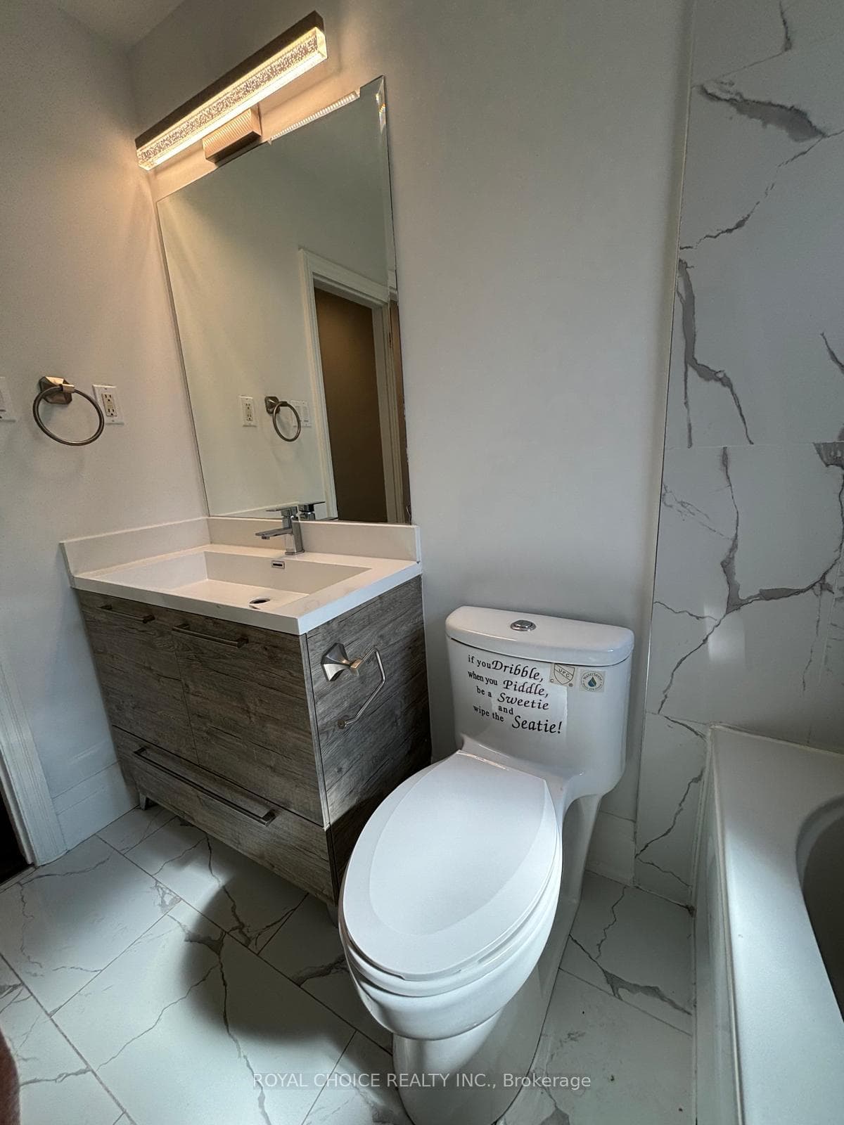 57 Athabaska Avenue photo 12