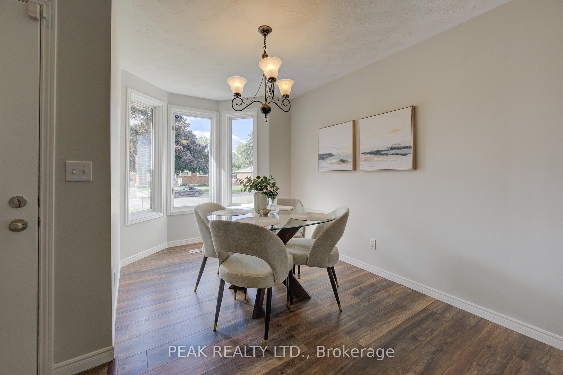 39 Oak Avenue photo 7