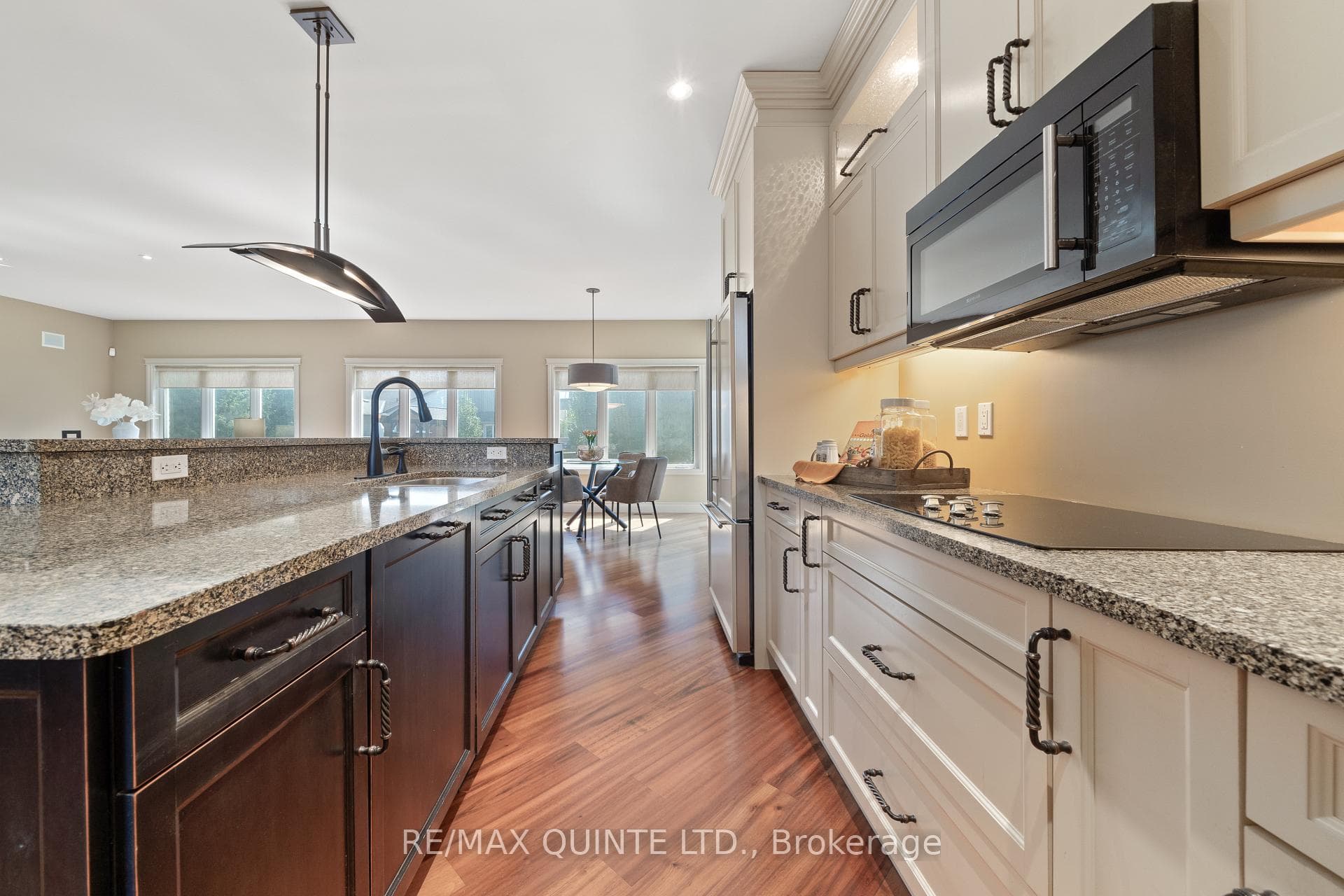 18 Amber Place photo 9