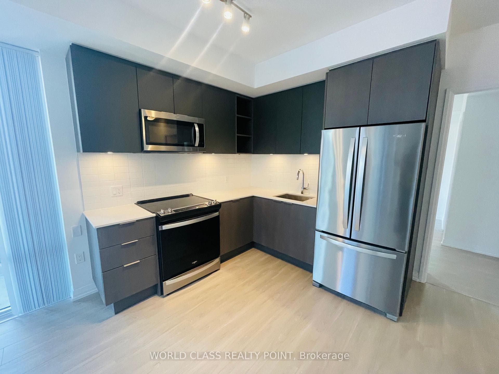 50 Dunfield Avenue Unit 1017 photo 3