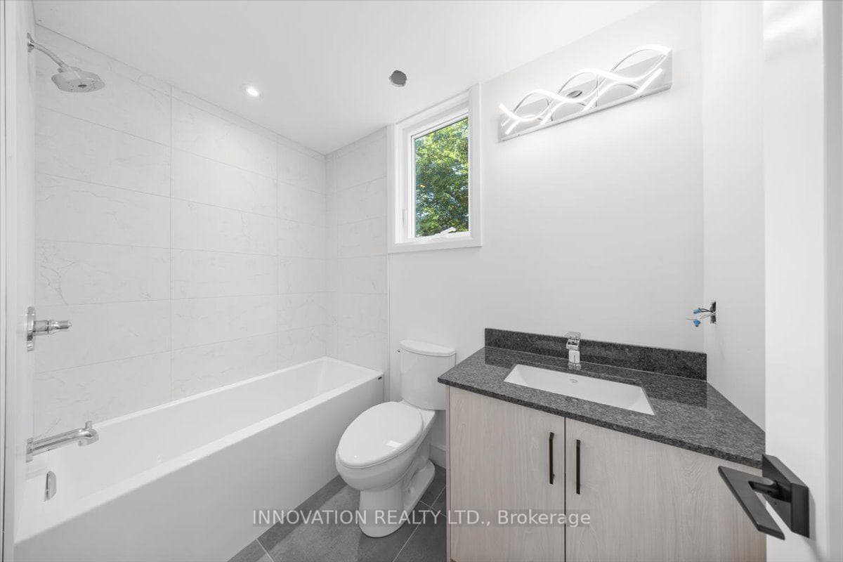 Main 4pc bathroom