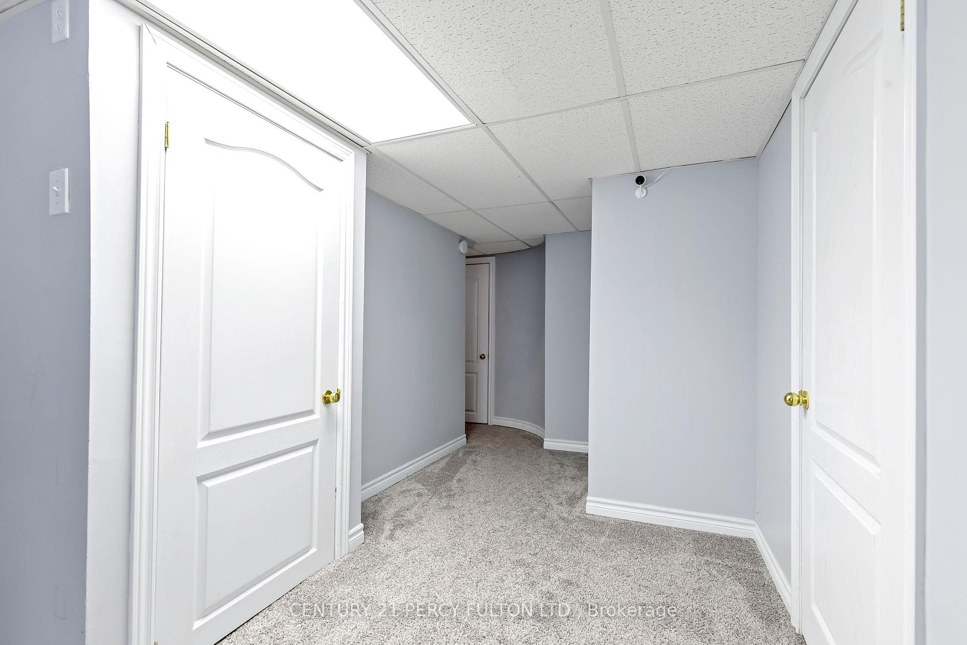 350 Camelot Court Unit 18 photo 21