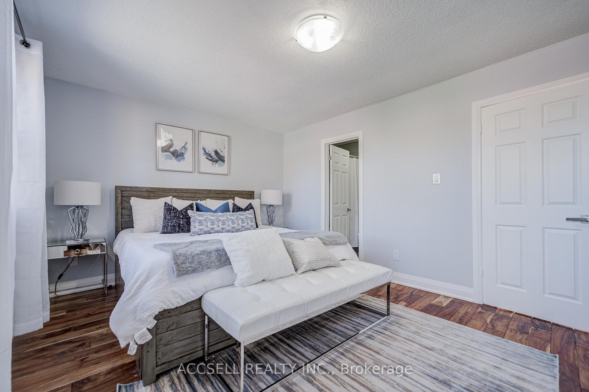 527 Wallenberg Crescent photo 28