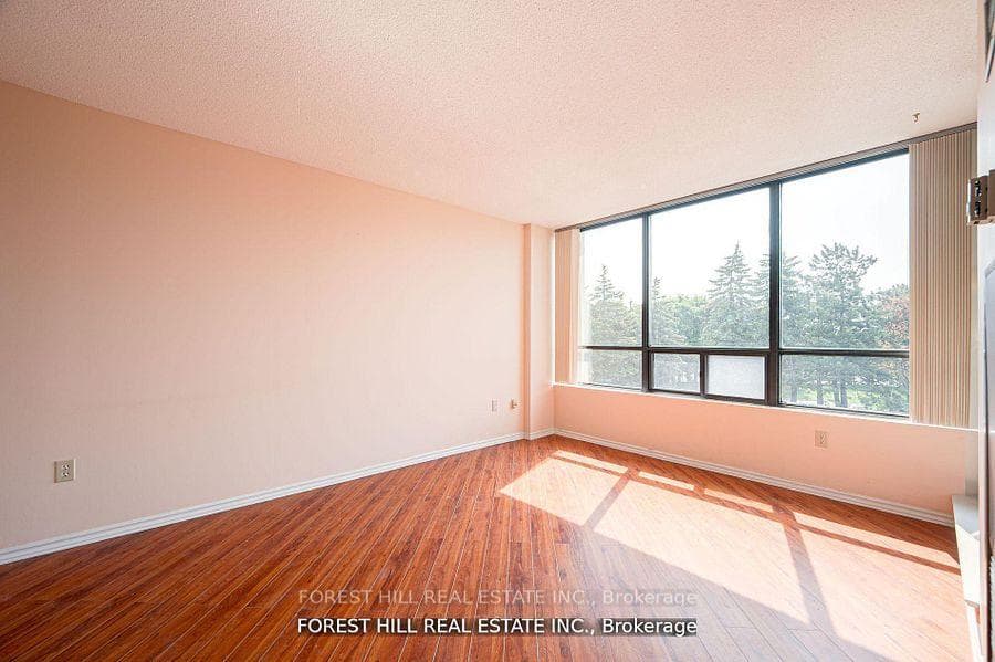 7440 Bathurst Street Unit 308 photo 13