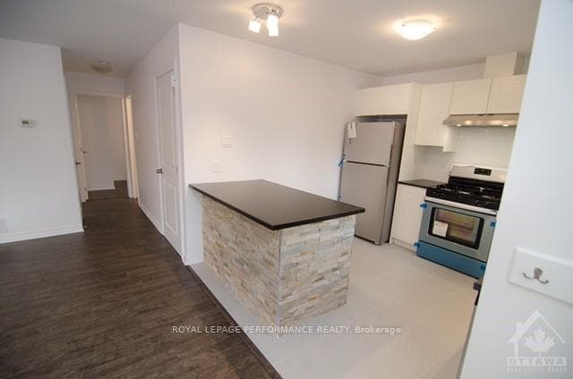 111 Dalehurst Drive Unit B photo 9