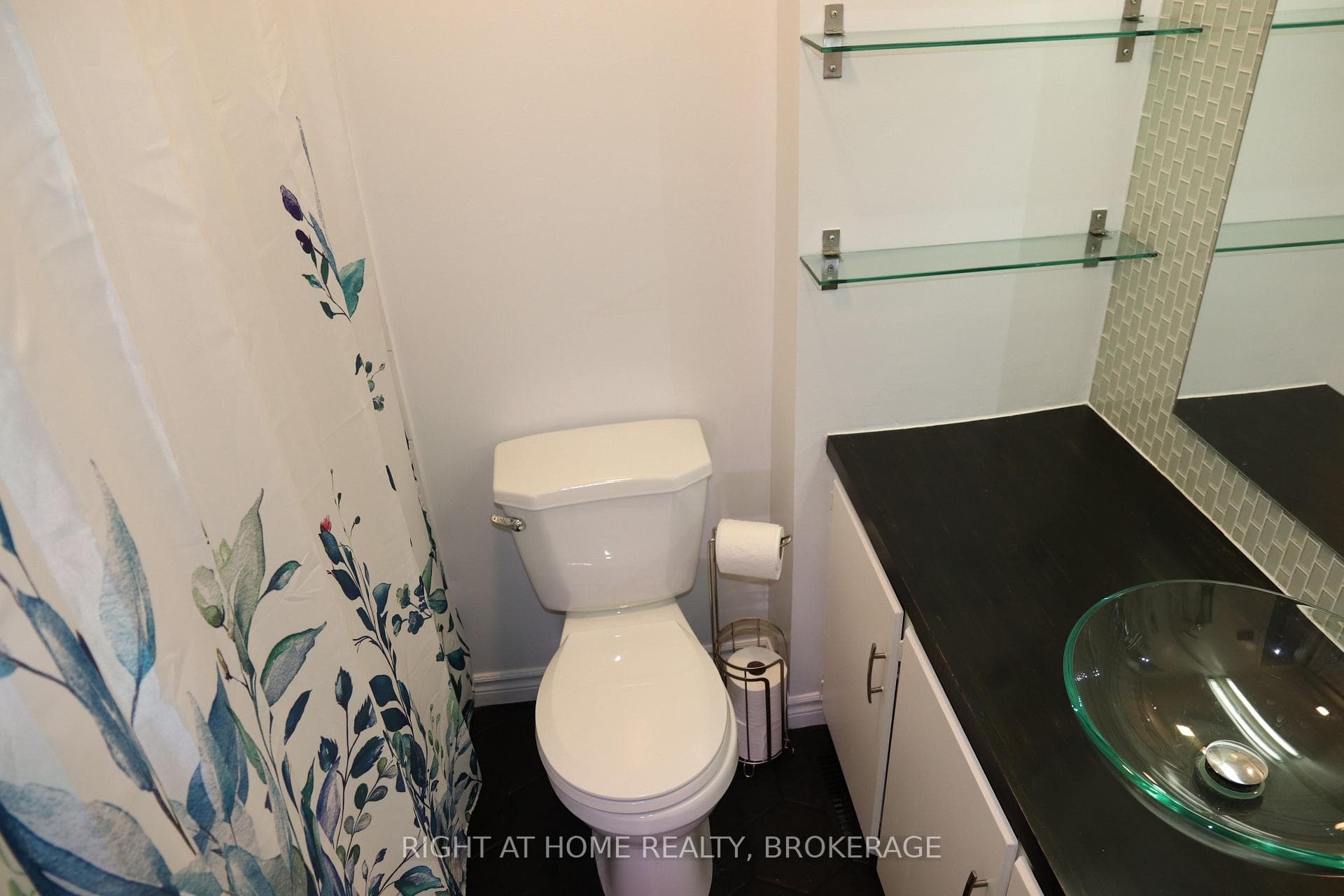 2269 Mountain Grove Avenue photo 22