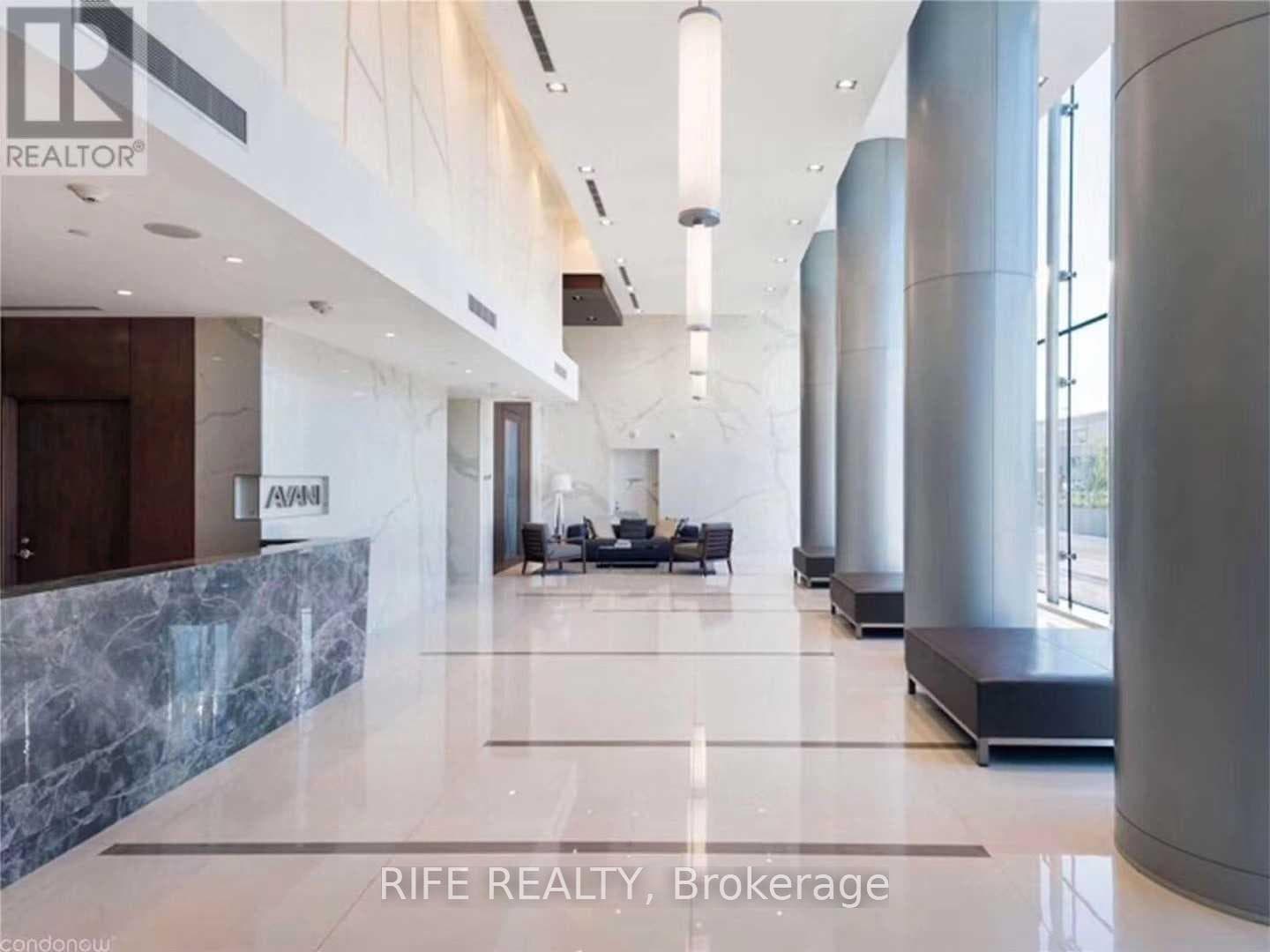 275 Village Green Square Unit 2017 photo 6