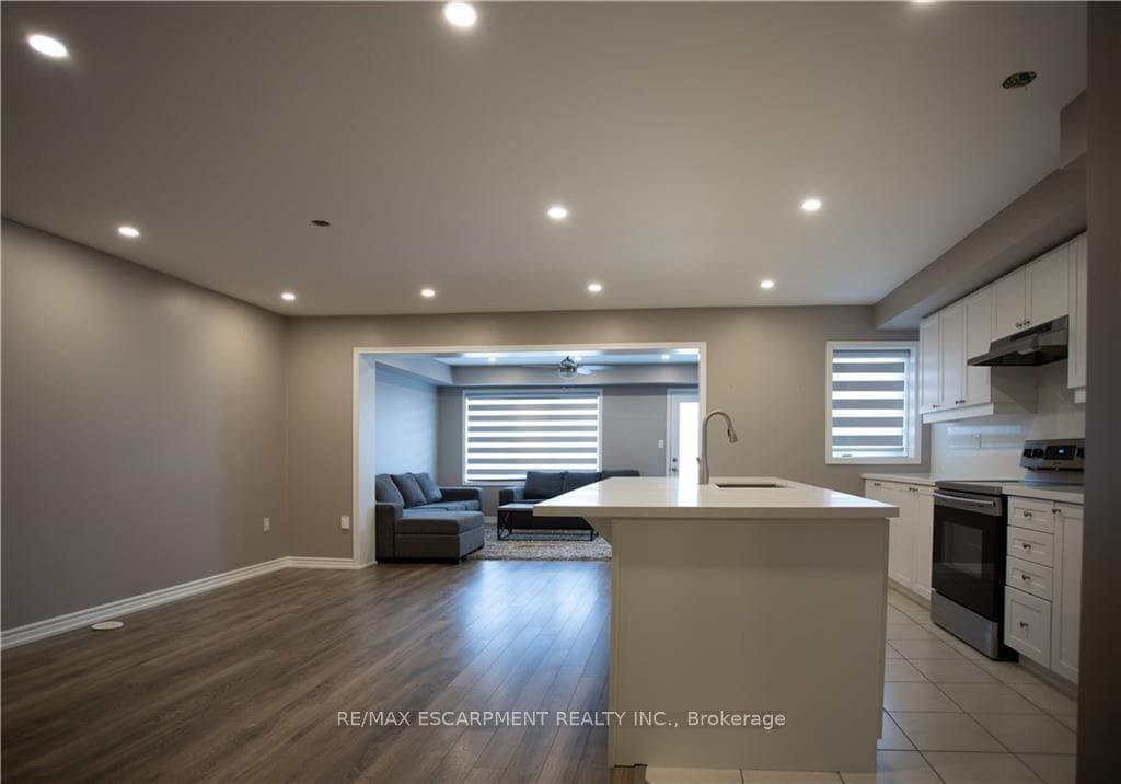 560 Allport Gate photo 13