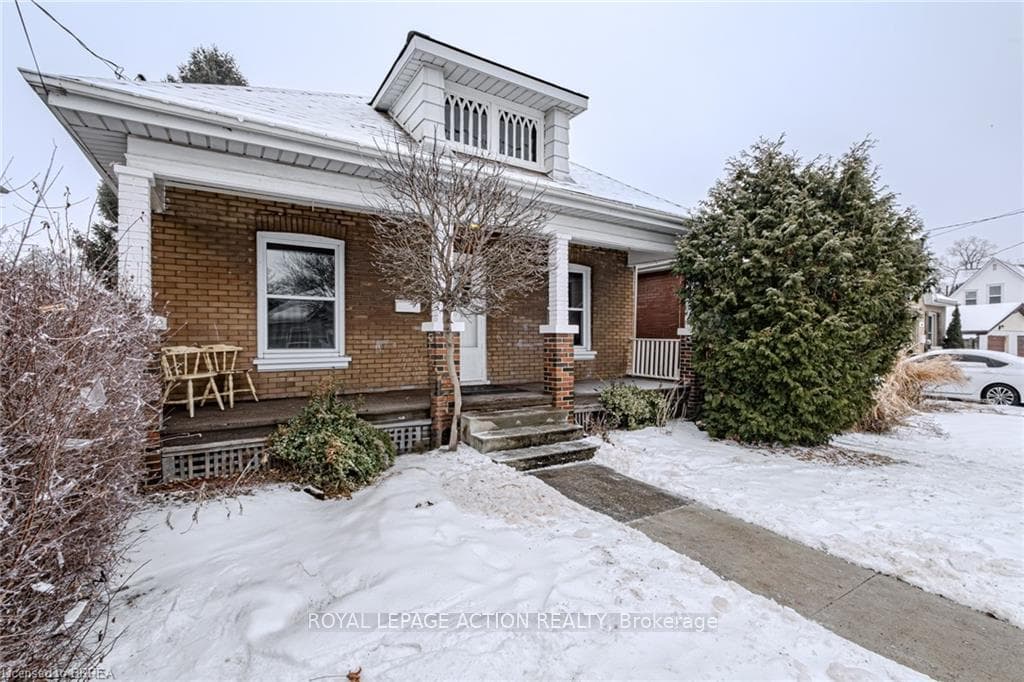 209 Drummond Street photo 2