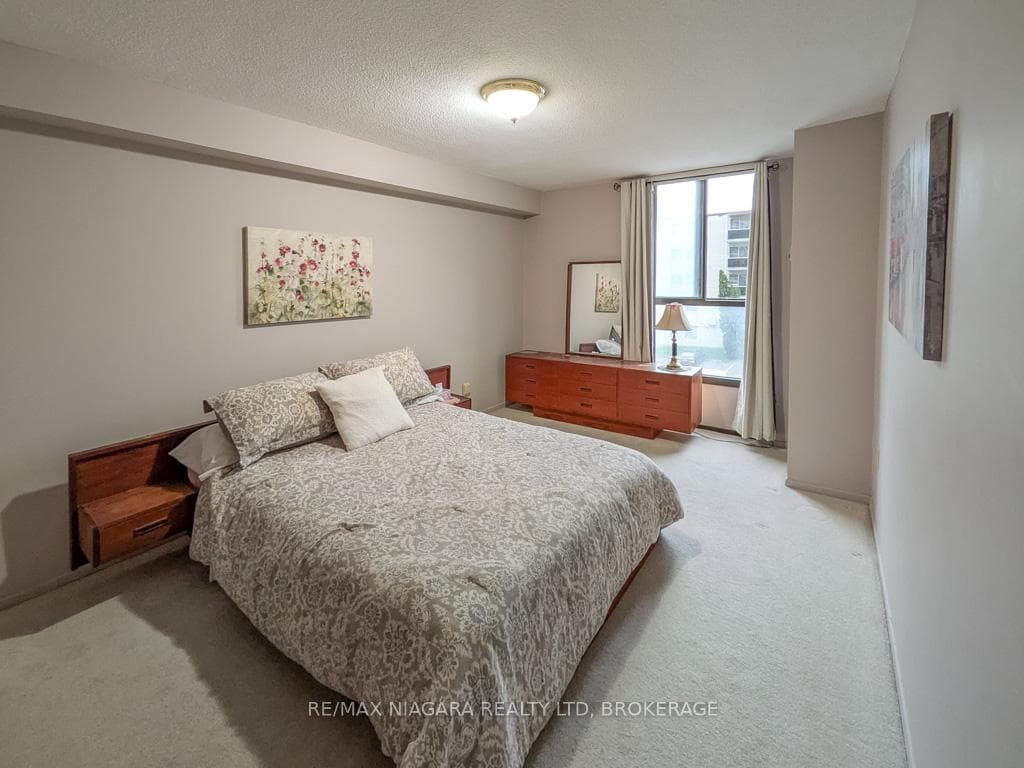 3170 Kirwin Avenue Unit 301 photo 14