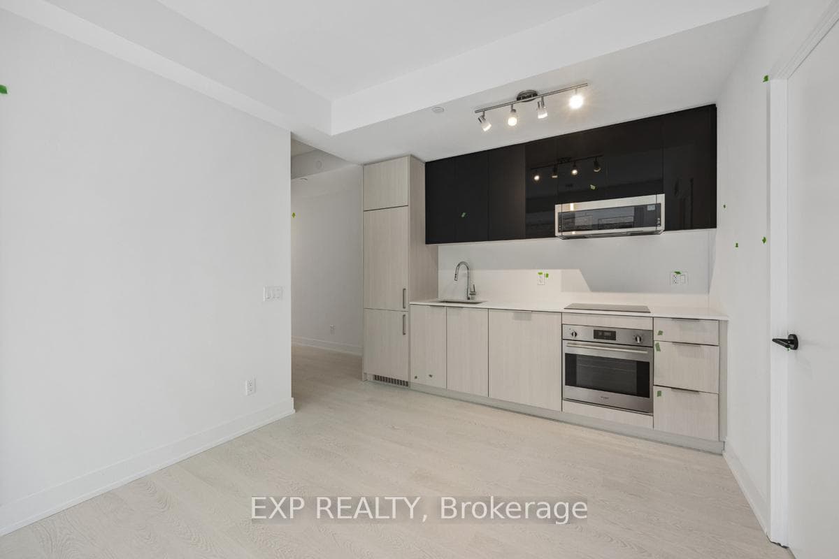 308 Jarvis Street Unit 915 photo 12