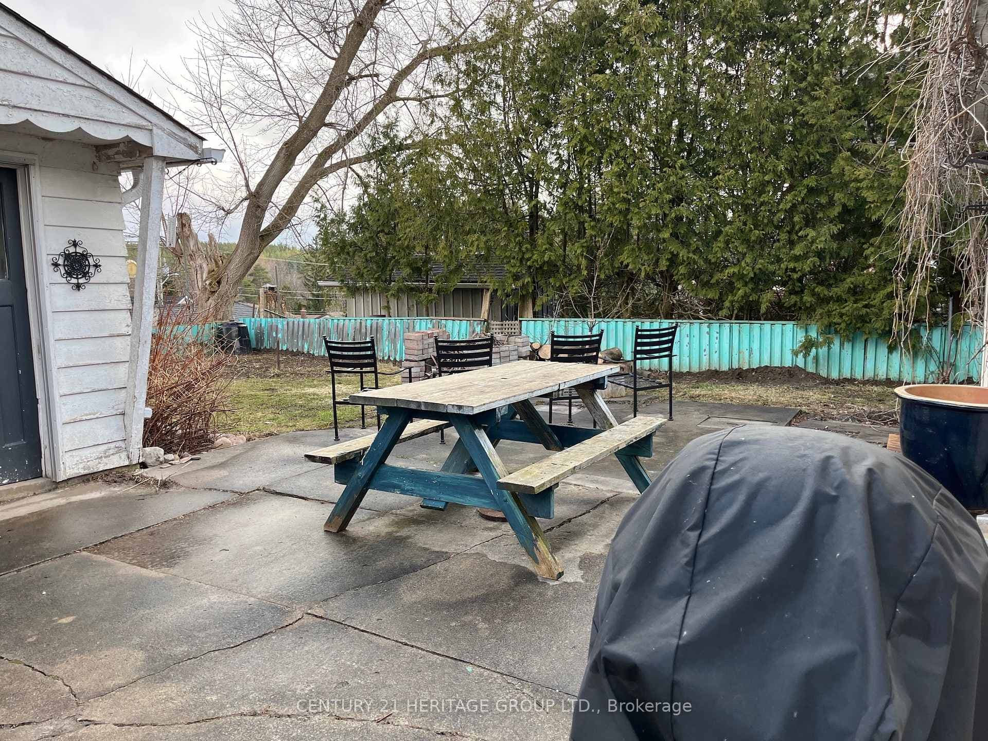 19 Windsor Drive photo 12