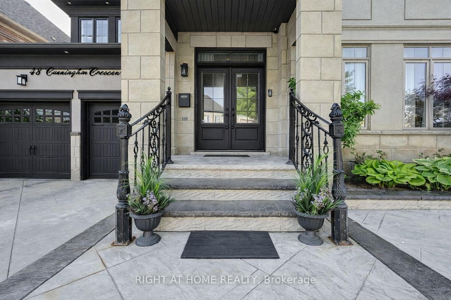 48 Cannington Crescent photo 2