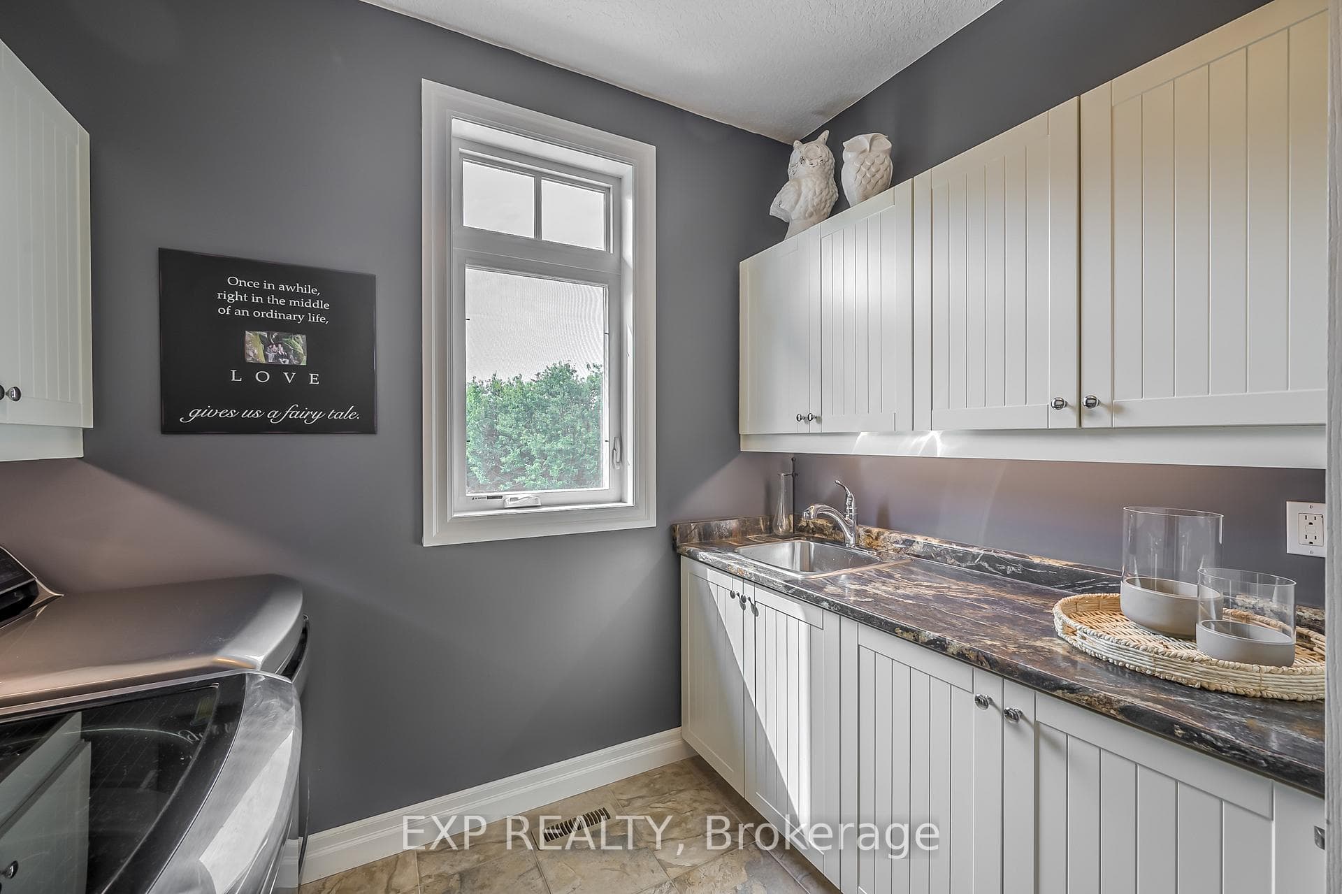49 Byron Avenue photo 31