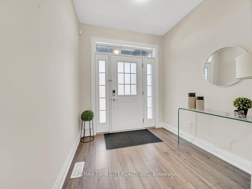 217 Sedgewood Street photo 4