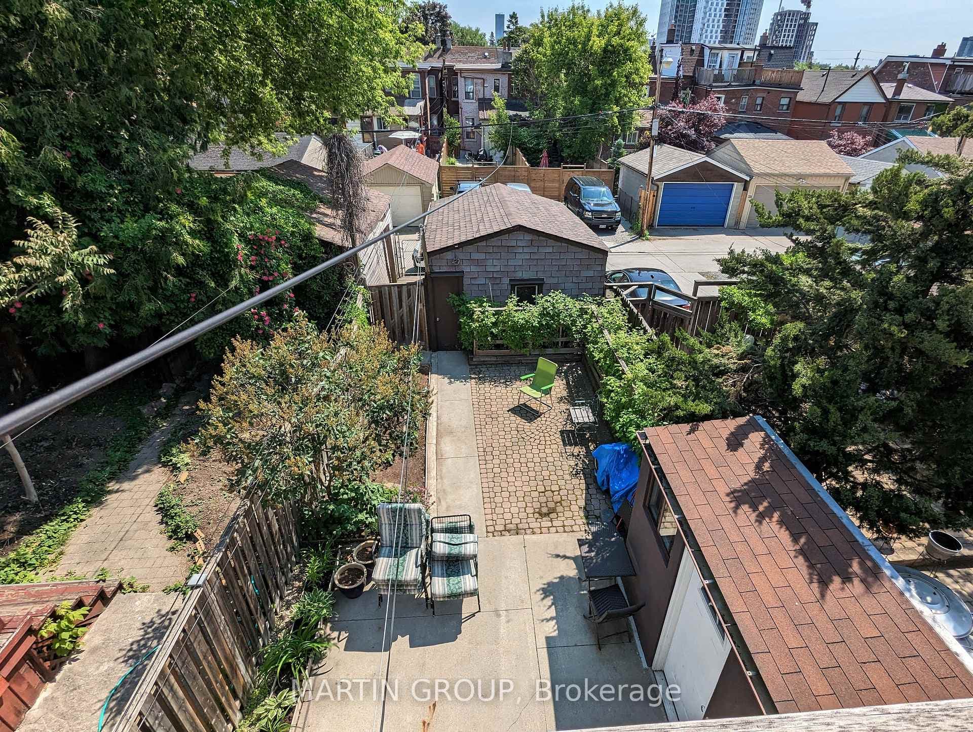 401 Clinton Street photo 12