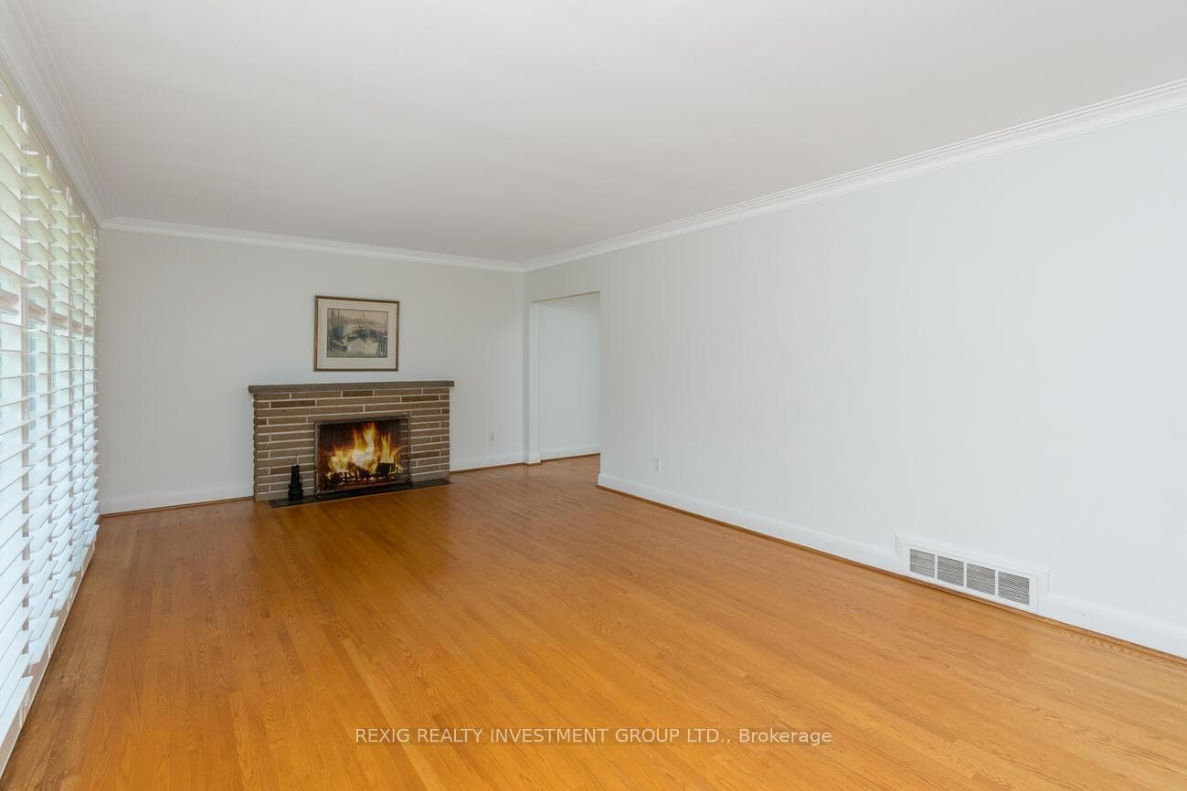 26 Princess Anne Crescent photo 9