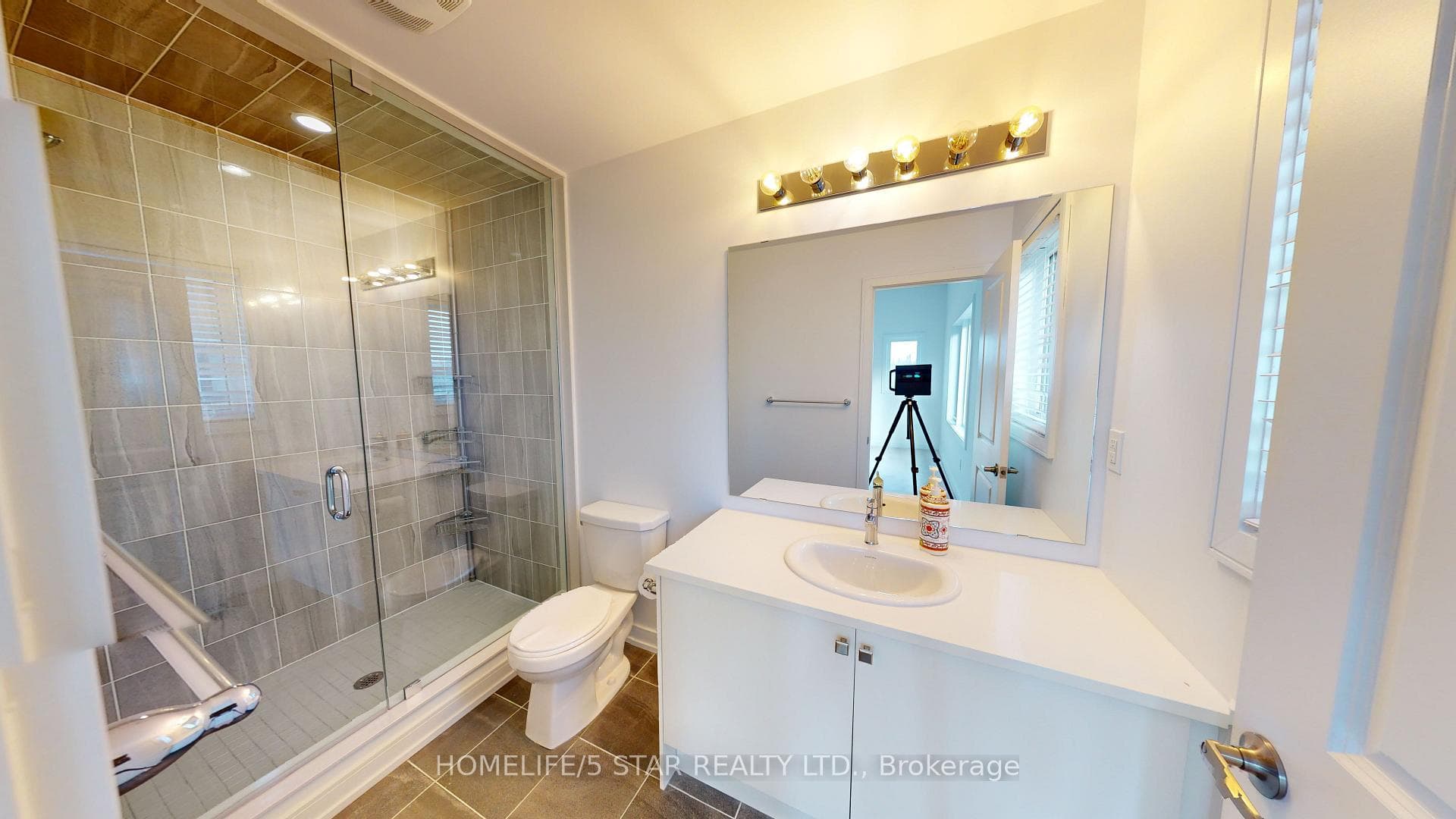 143 Blue Forest Crescent photo 15