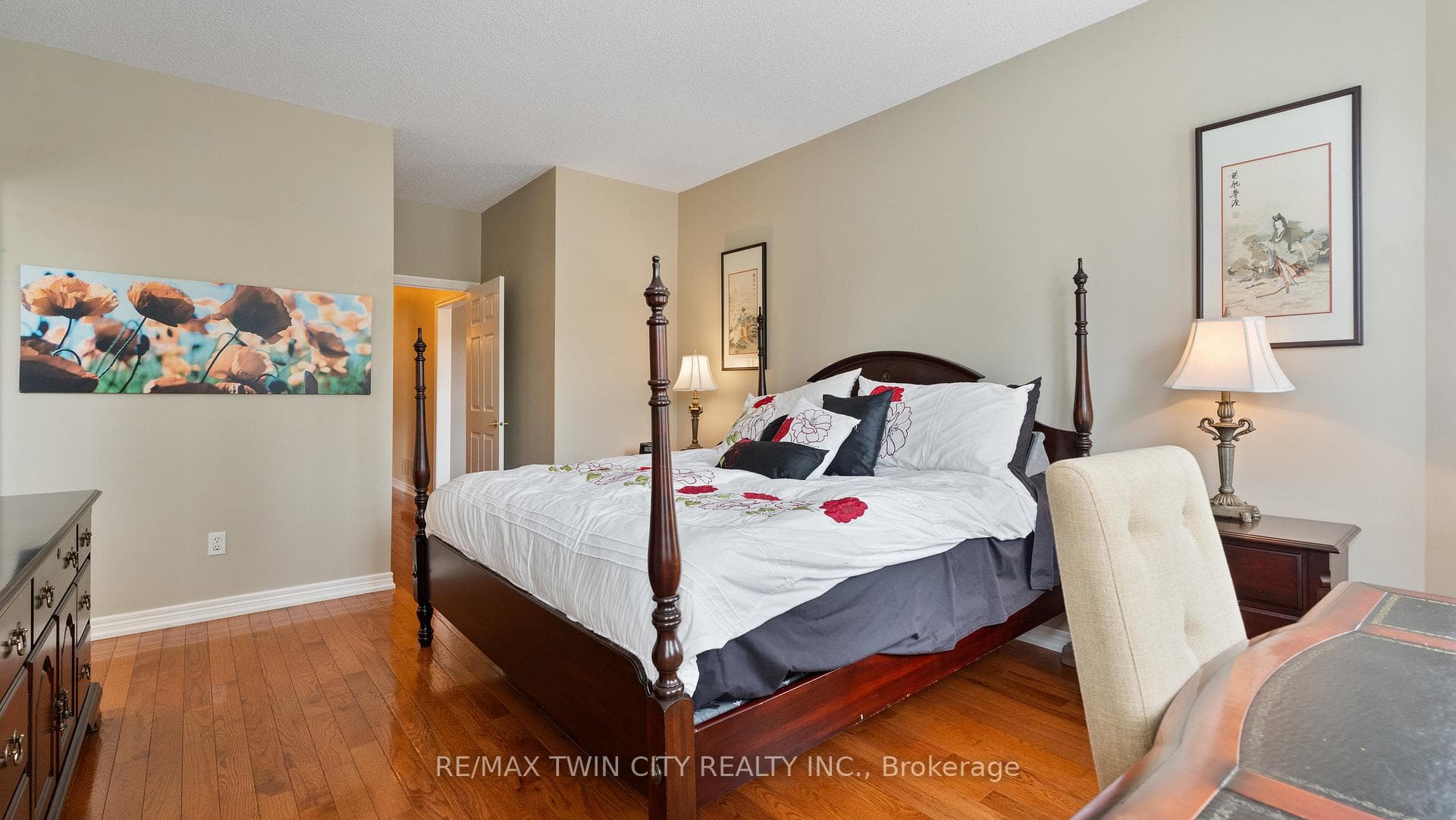 137 Thoroughbred Boulevard photo 15