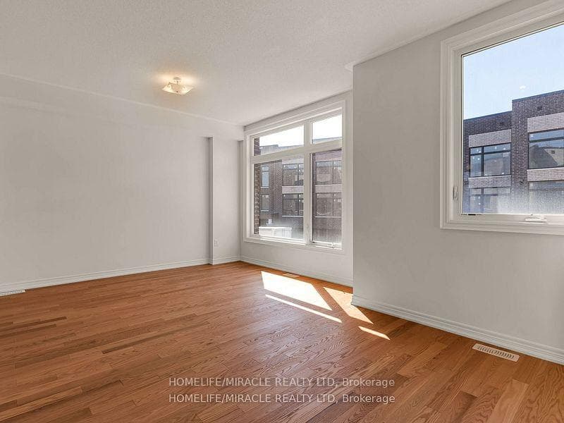 18 Queenpost Drive photo 17