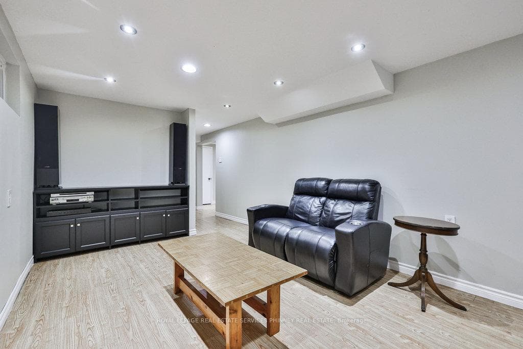 2290 Beejay Court photo 27