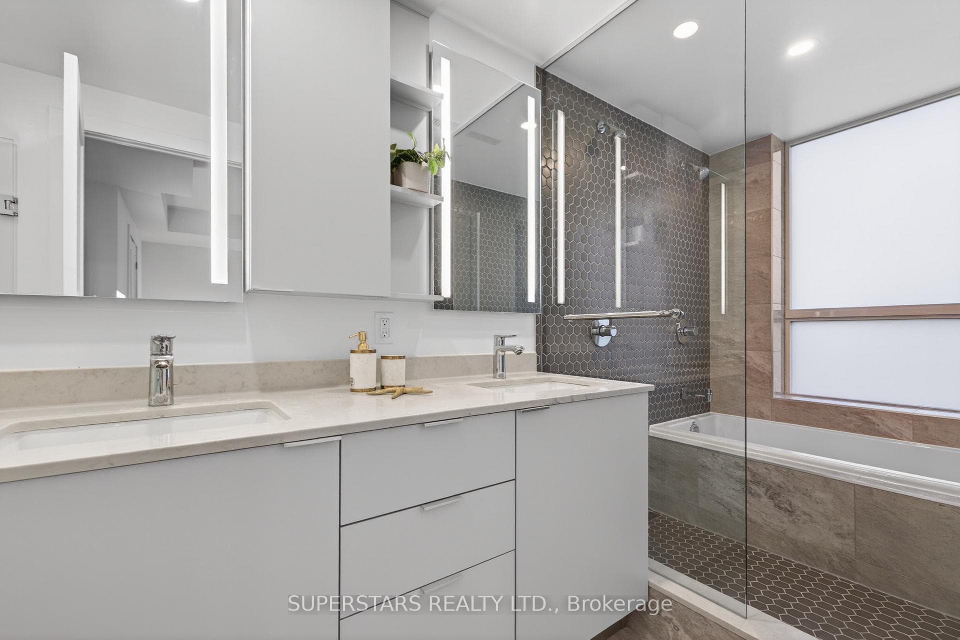 8 Cedarland Drive Unit W118 photo 41