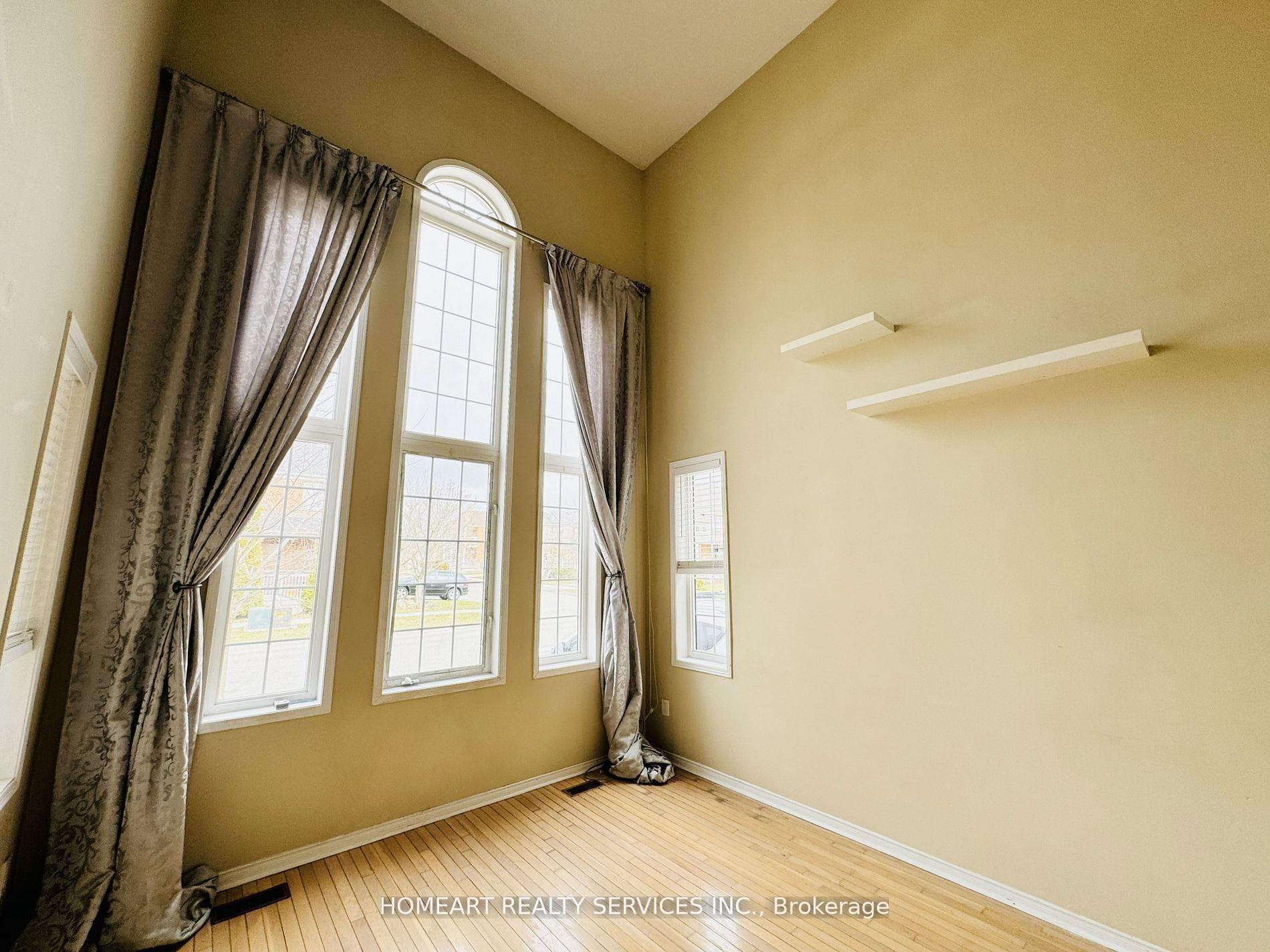 81 Emery Hill Boulevard photo 4