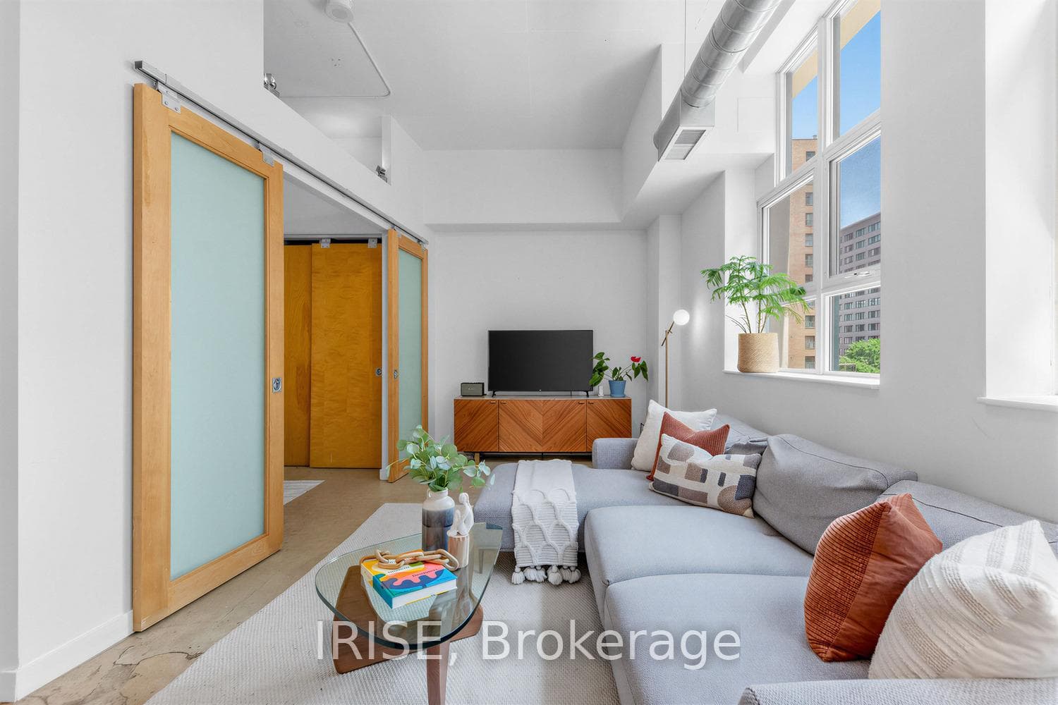 155 Dalhousie Street Unit 422 photo 2