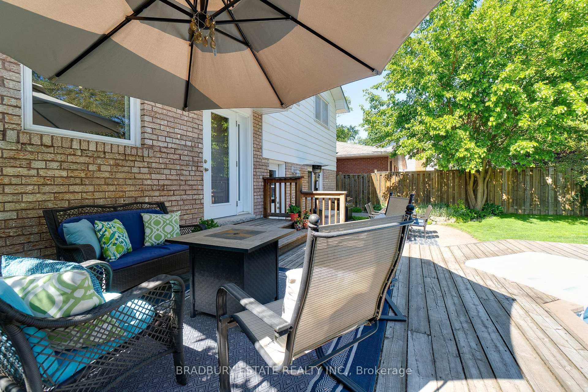 631 Montego Crescent photo 28