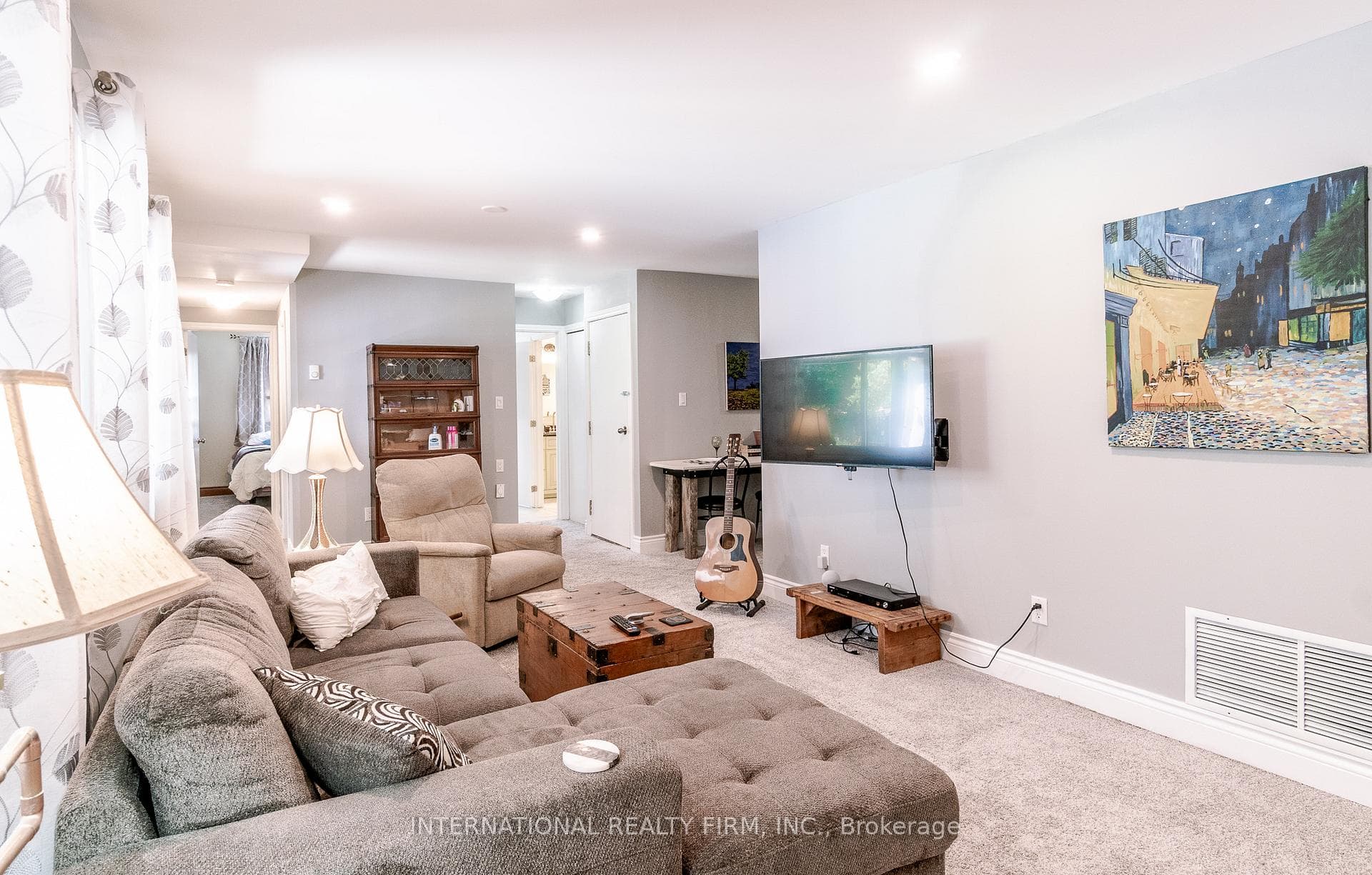 324 Bethune Drive photo 22