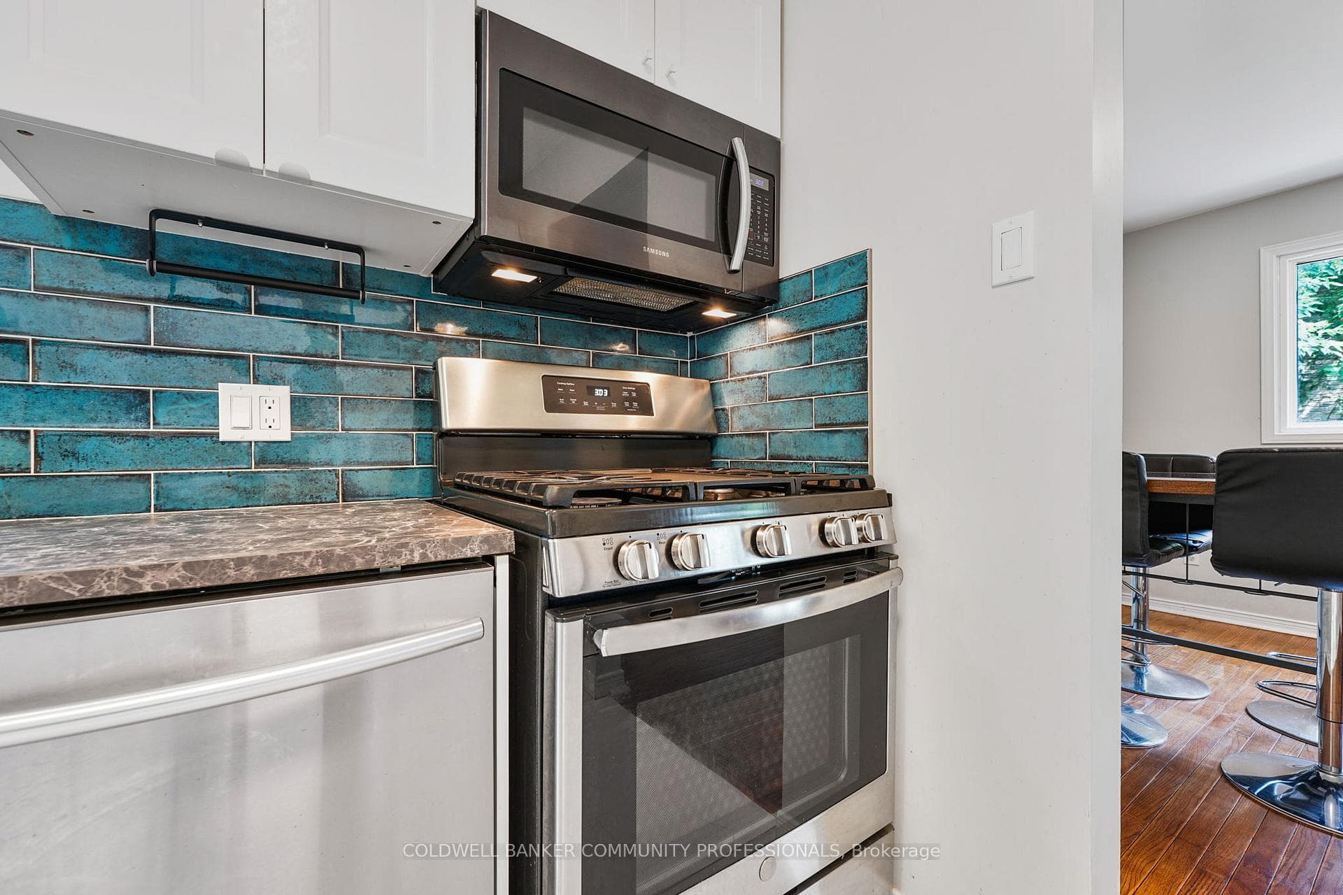3036 Silverthorn Drive photo 14