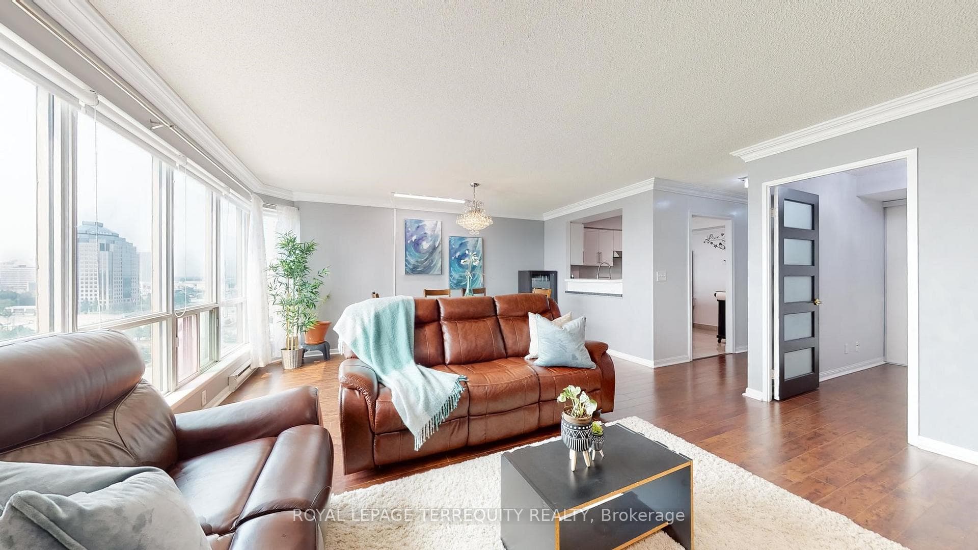 18 Lee Centre Drive Unit 1506 photo 4