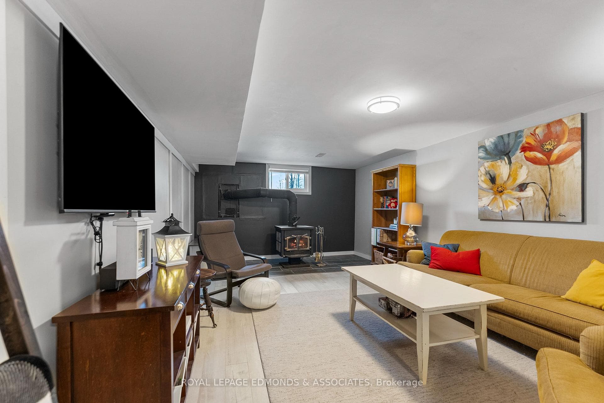 94 Oak Street photo 32