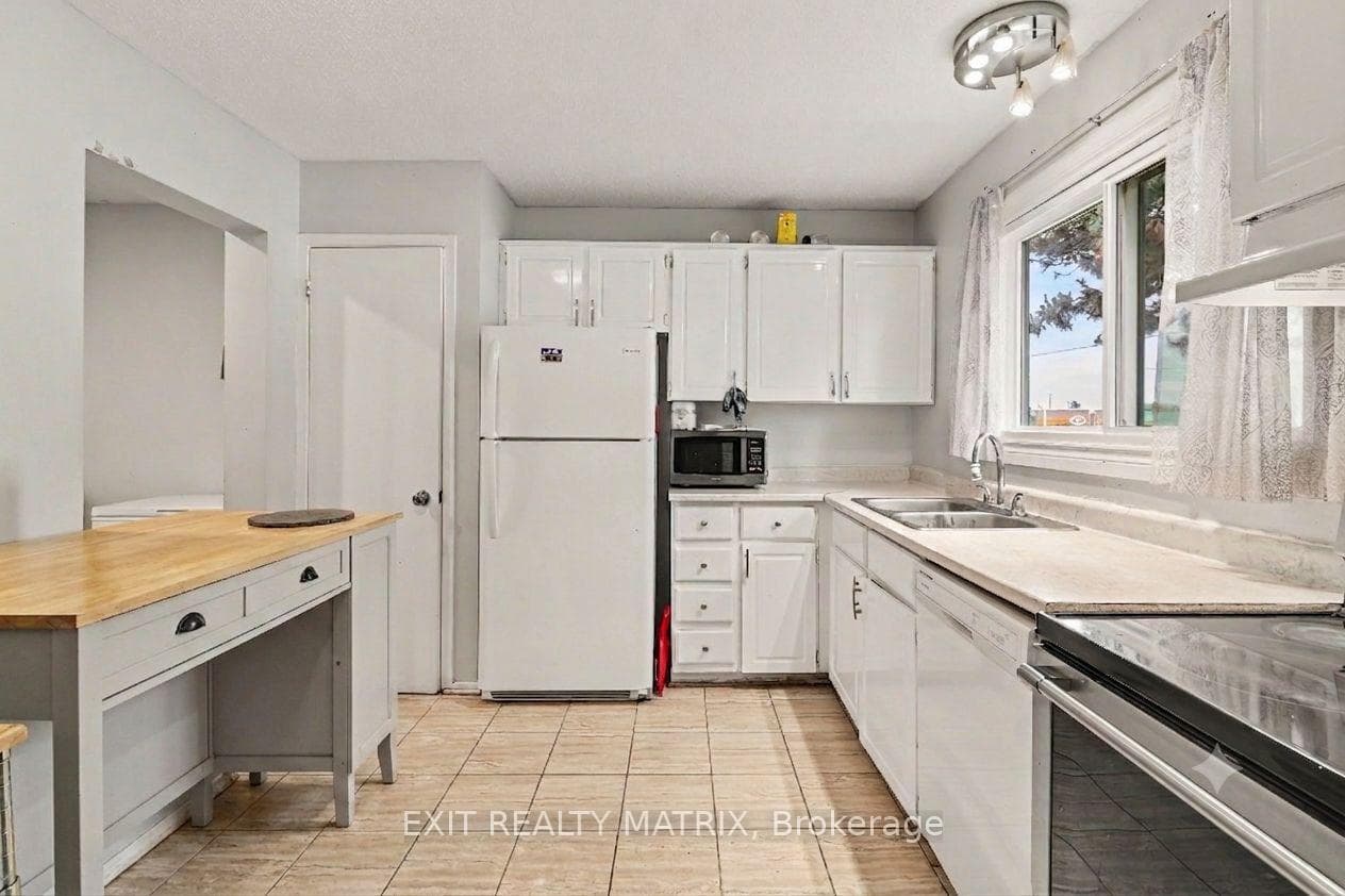 1661 Heron Road Unit 3 photo 9