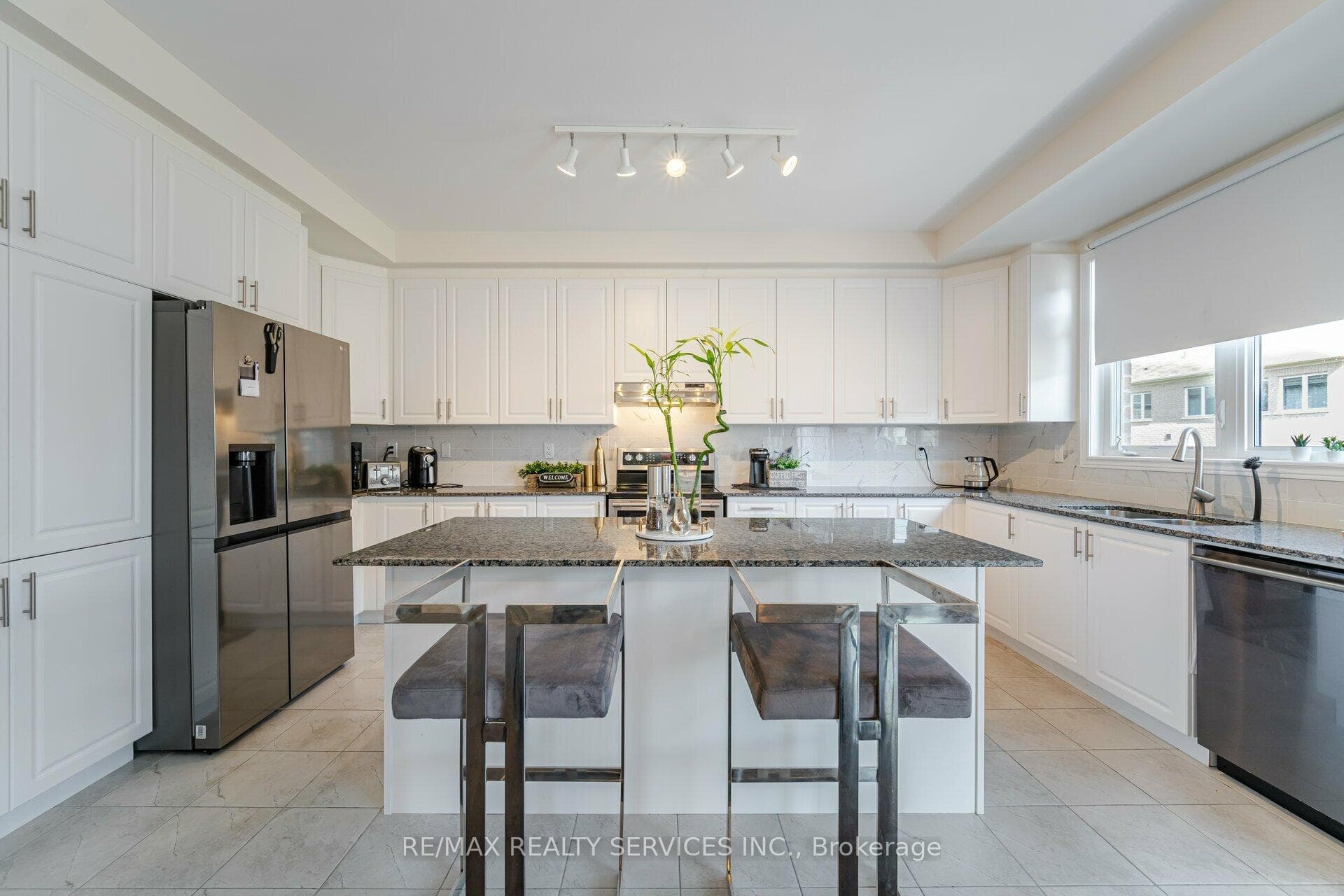 52 phyllis Drive photo 19