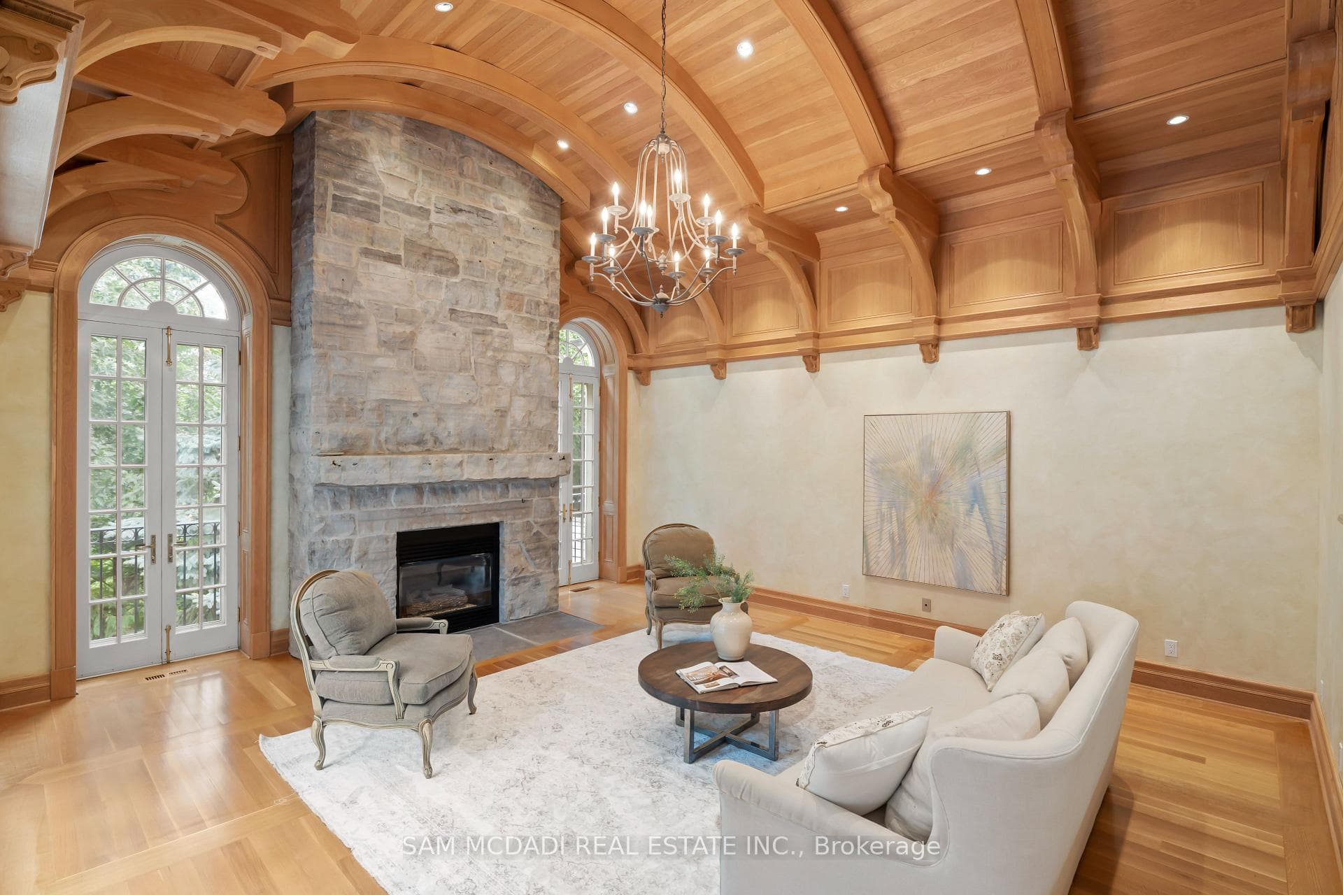 2033 Mississauga Road photo 16