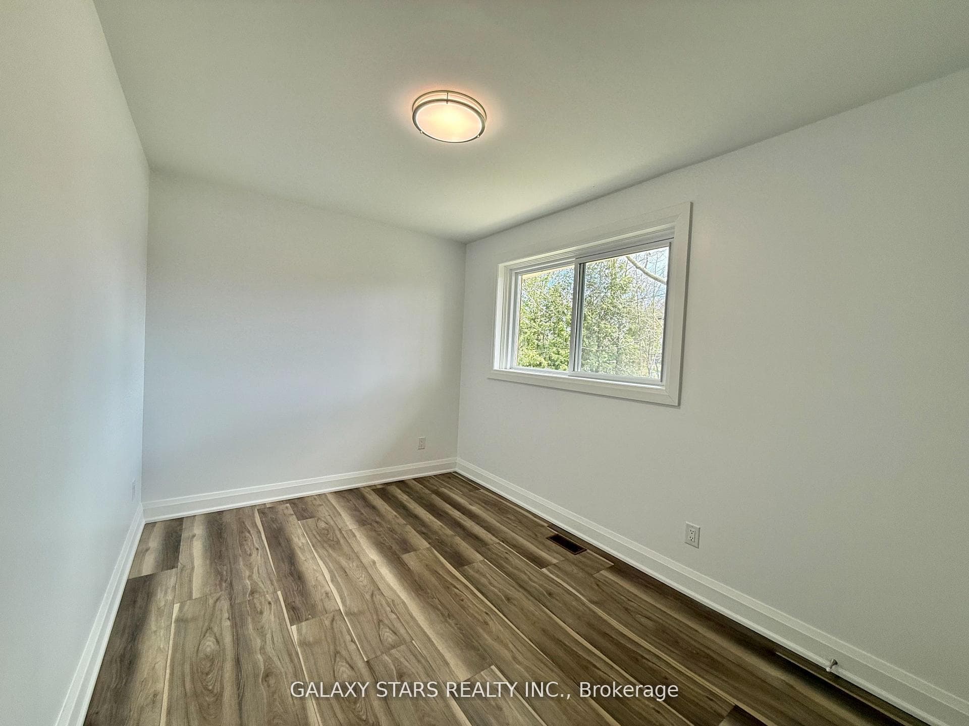 57 Moorecroft Crescent photo 16