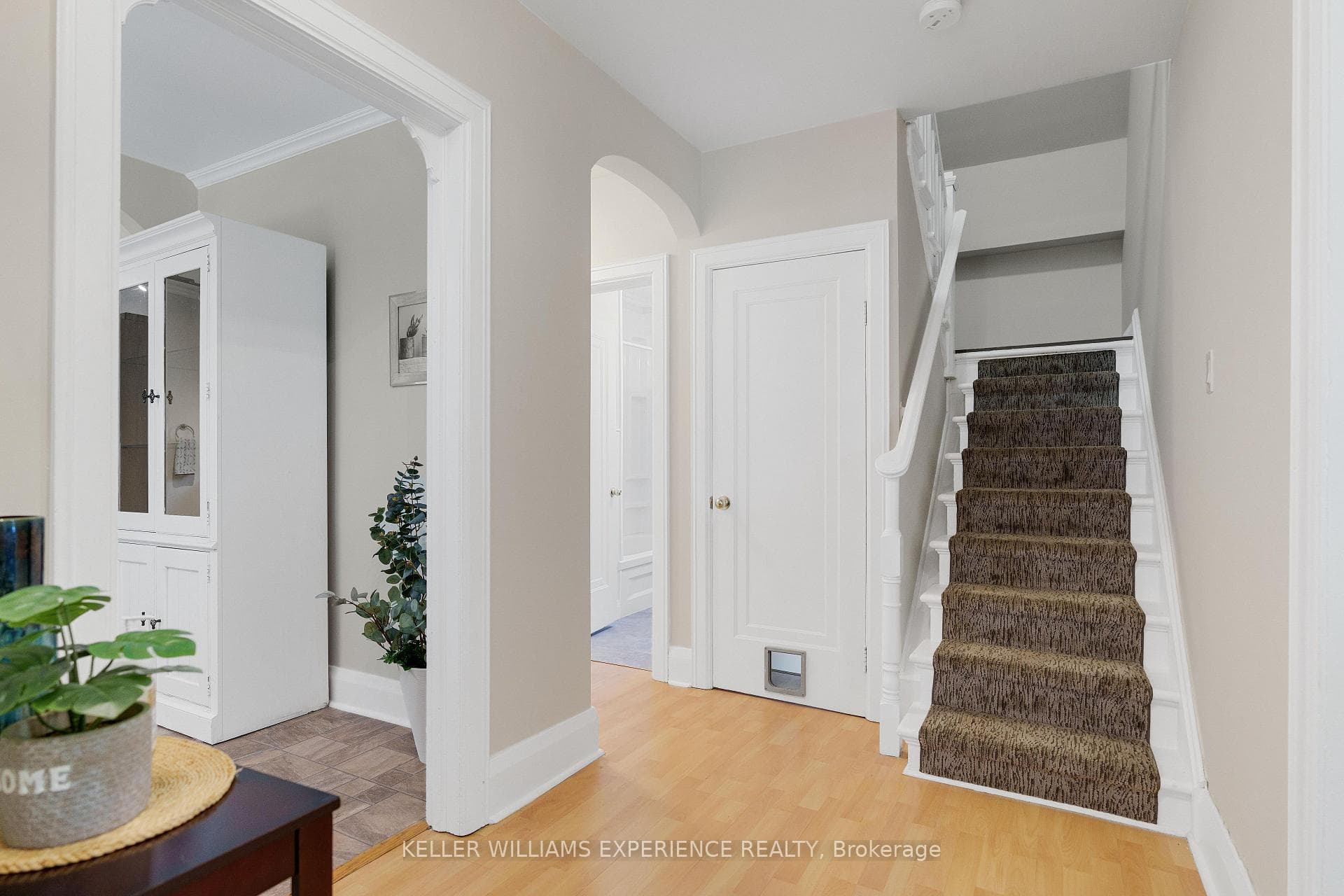 11 NAPIER Street photo 5