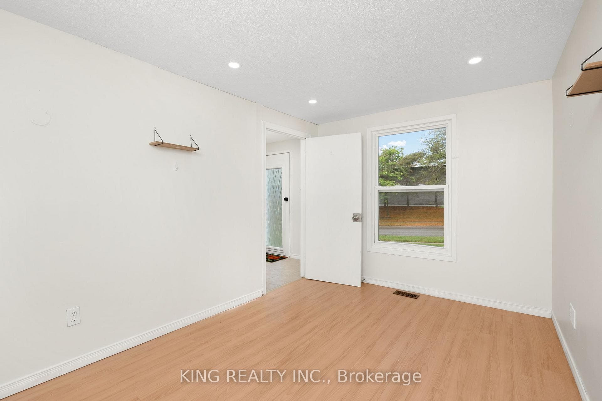 150 Cole Road photo 20